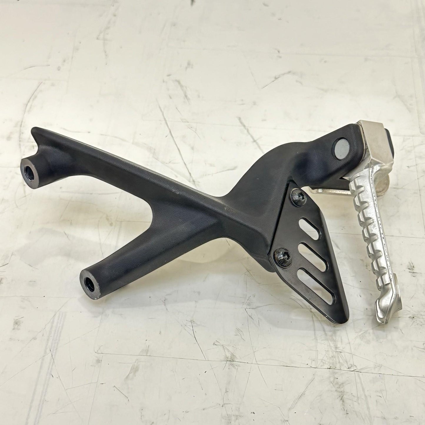2021 - 2024 APRILIA TUONO V4 1100 PASSENGER PEGS REAR FOOT REST BACK LEG SET