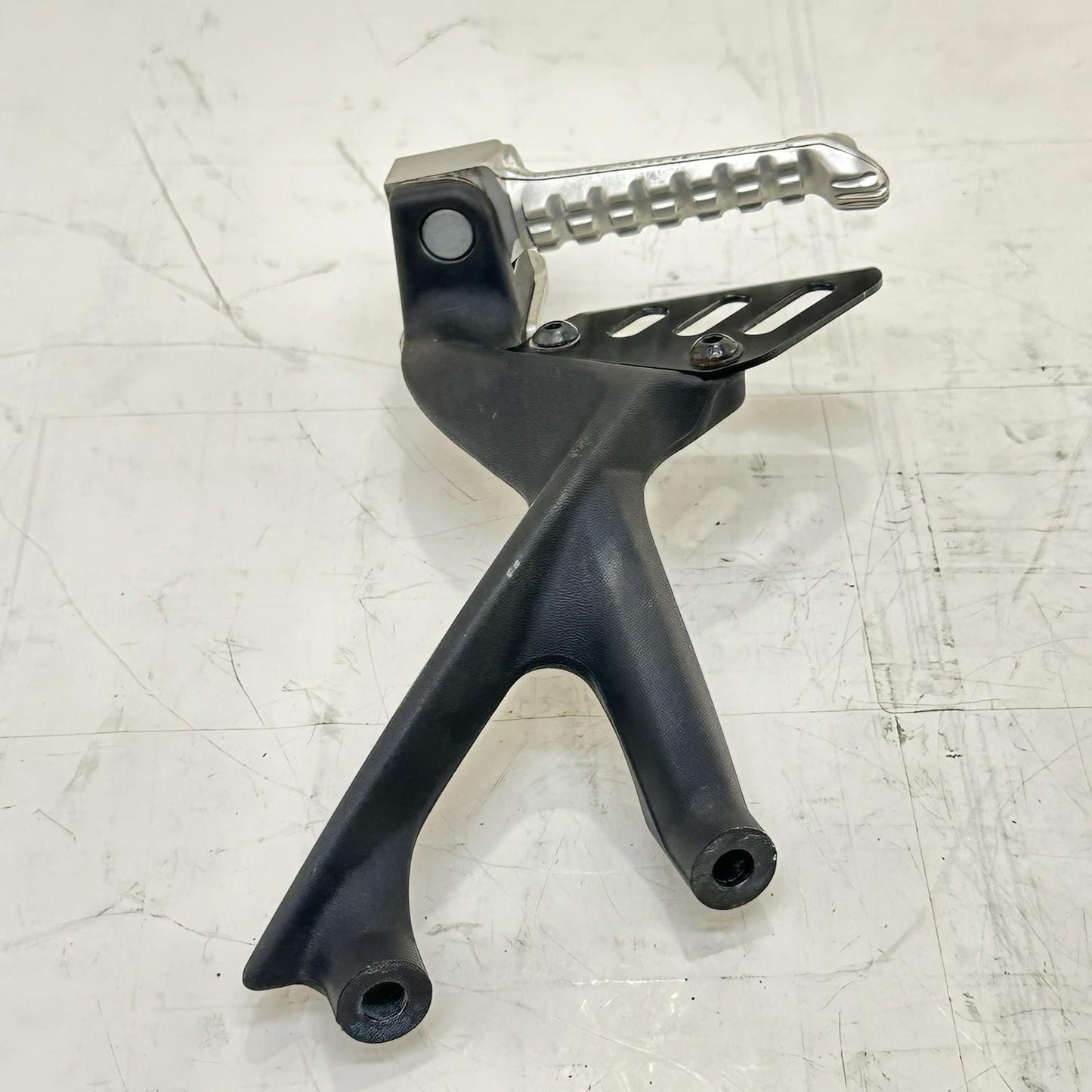 2021 - 2024 APRILIA TUONO V4 1100 PASSENGER PEGS REAR FOOT REST BACK LEG SET