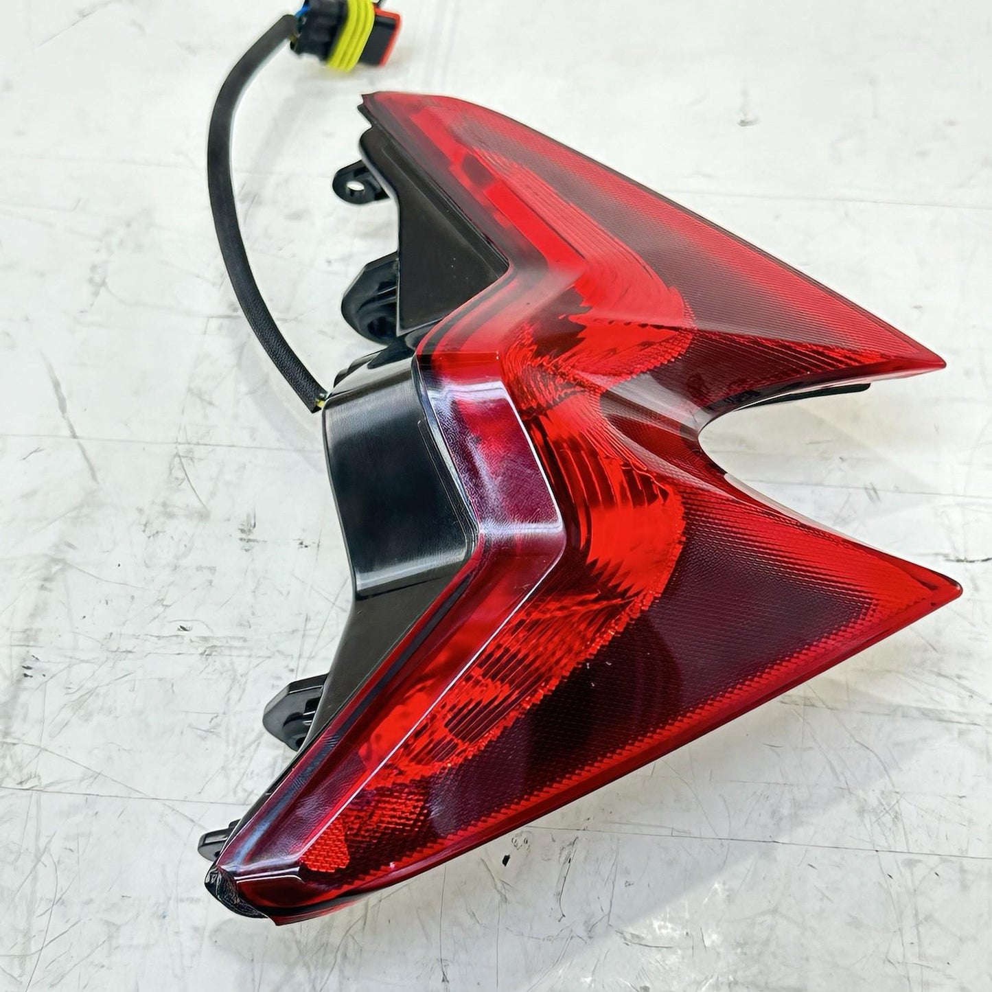 2021 - 2024 APRILIA TUONO V4 1100 TAILLIGHT REAR BRAKE LIGHT BACK LAMP STOCK