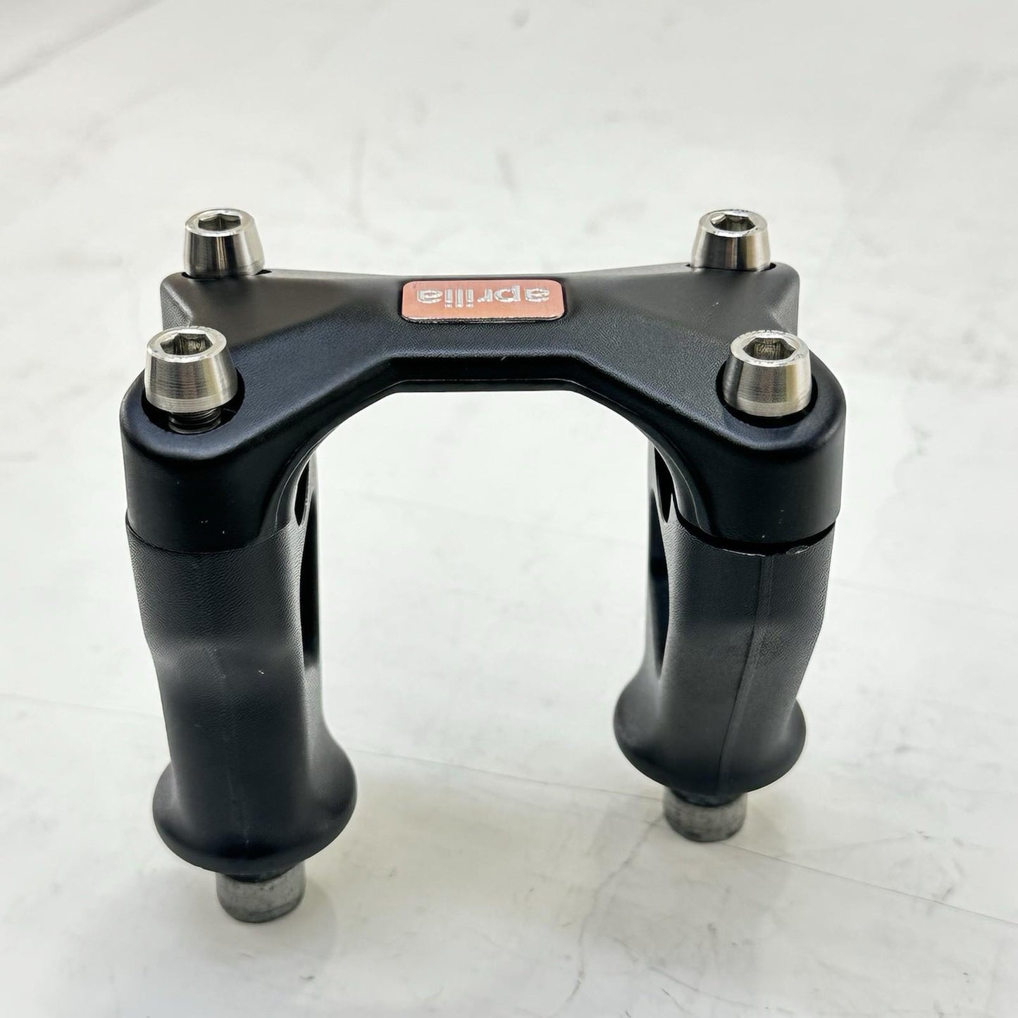 2021 - 2024 APRILIA TUONO V4 1100 HANDLE BAR RISER BRACKET CLAMP PLATE BOLTS