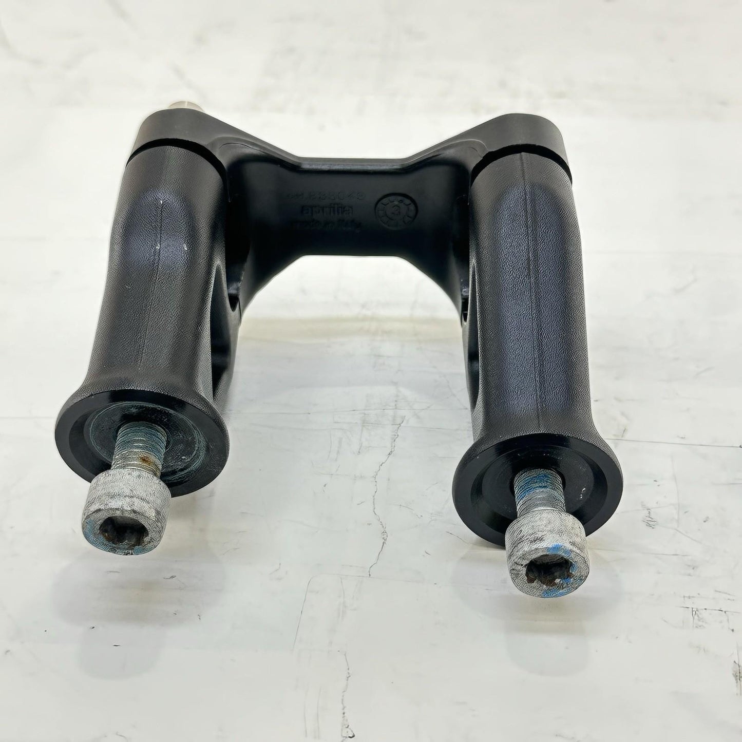 2021 - 2024 APRILIA TUONO V4 1100 HANDLE BAR RISER BRACKET CLAMP PLATE BOLTS