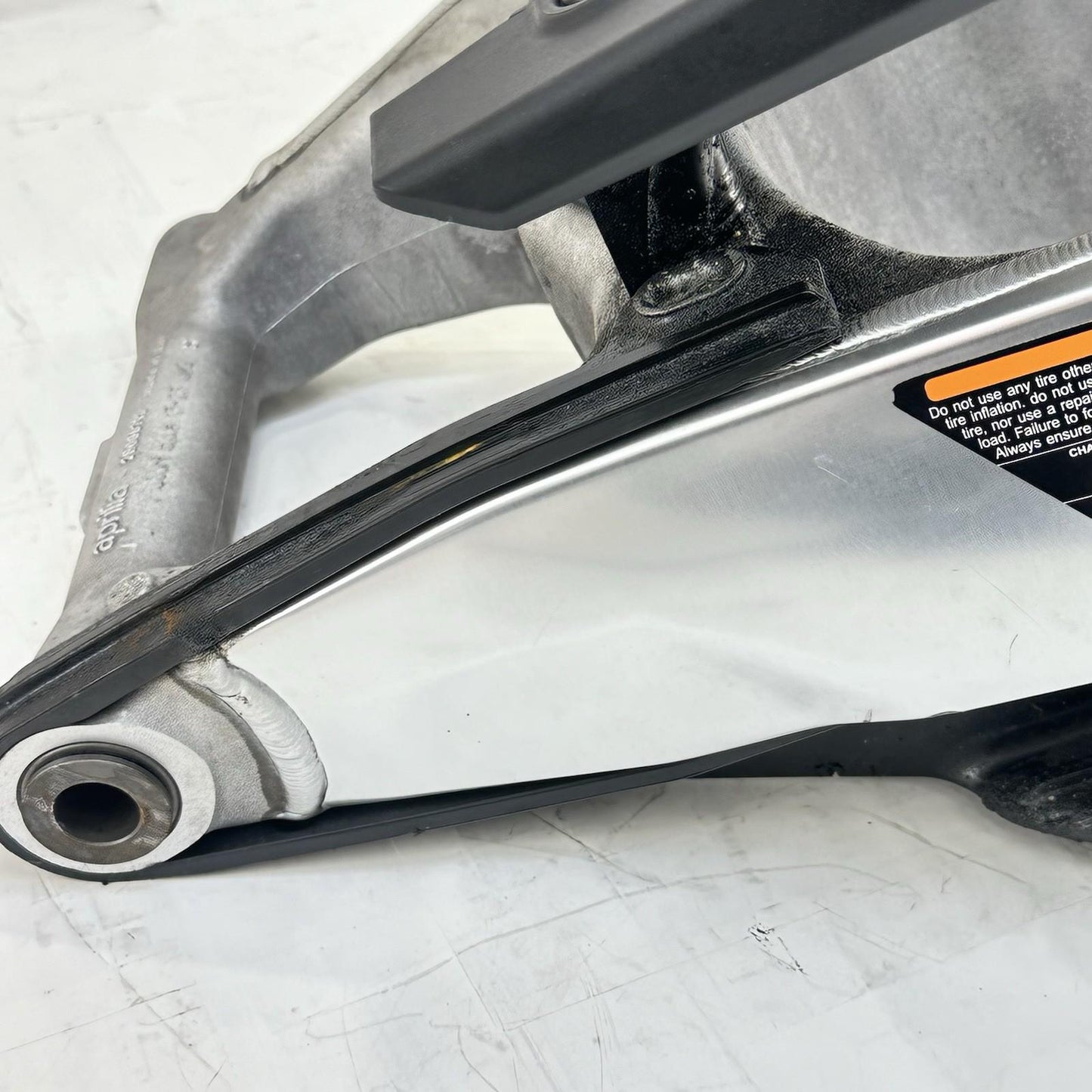 2021 - 2024 APRILIA TUONO V4 1100 SWINGARM REAR SHOCK SUSPENSION FRAME STOCK