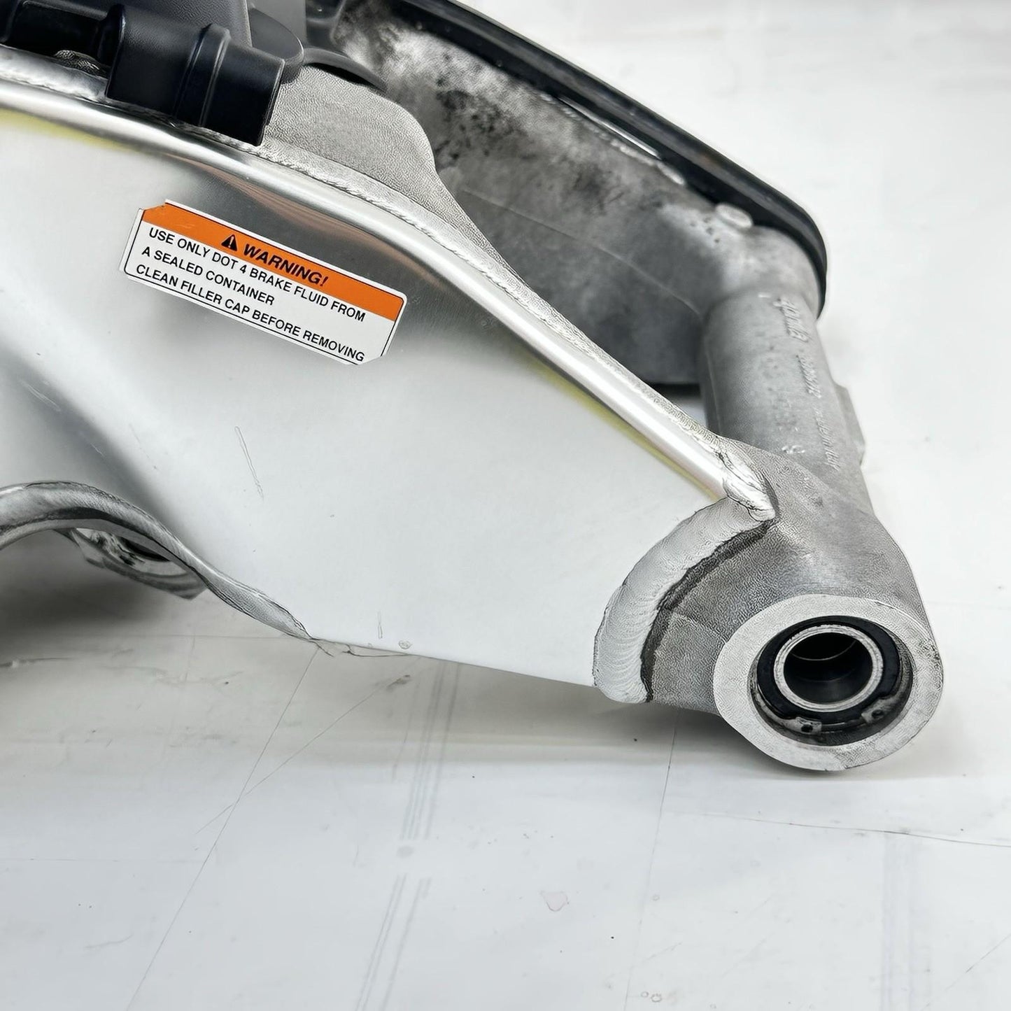2021 - 2024 APRILIA TUONO V4 1100 SWINGARM REAR SHOCK SUSPENSION FRAME STOCK