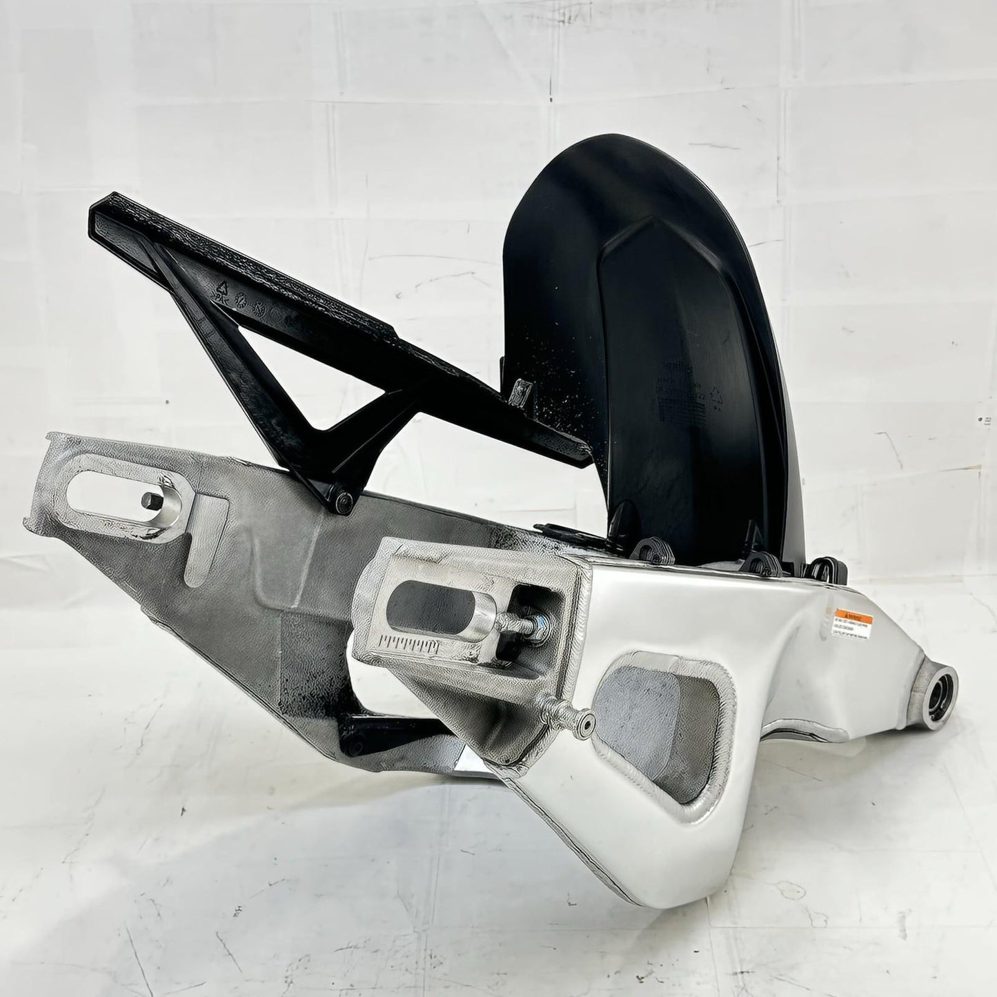 2021 - 2024 APRILIA TUONO V4 1100 SWINGARM REAR SHOCK SUSPENSION FRAME STOCK