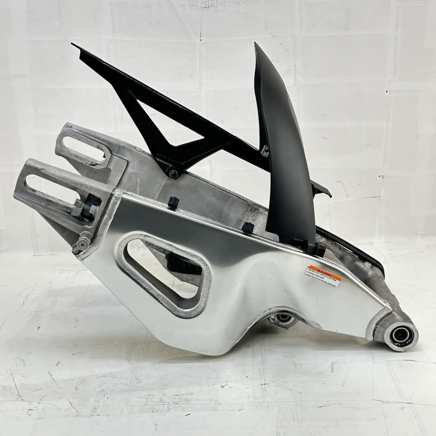 2021 - 2024 APRILIA TUONO V4 1100 SWINGARM REAR SHOCK SUSPENSION FRAME STOCK