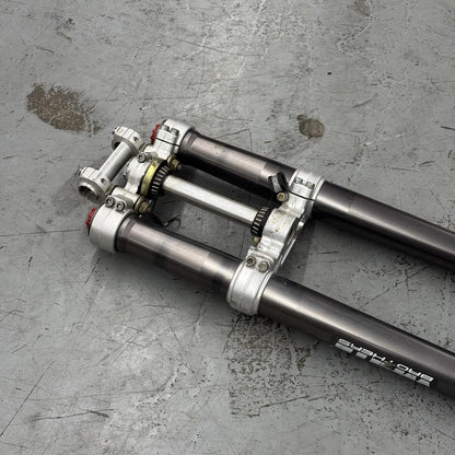 2000 - 2003 KTM 300EXC 250 300 380 SX EXC FORKS Front Left Right TRIPLE TREE