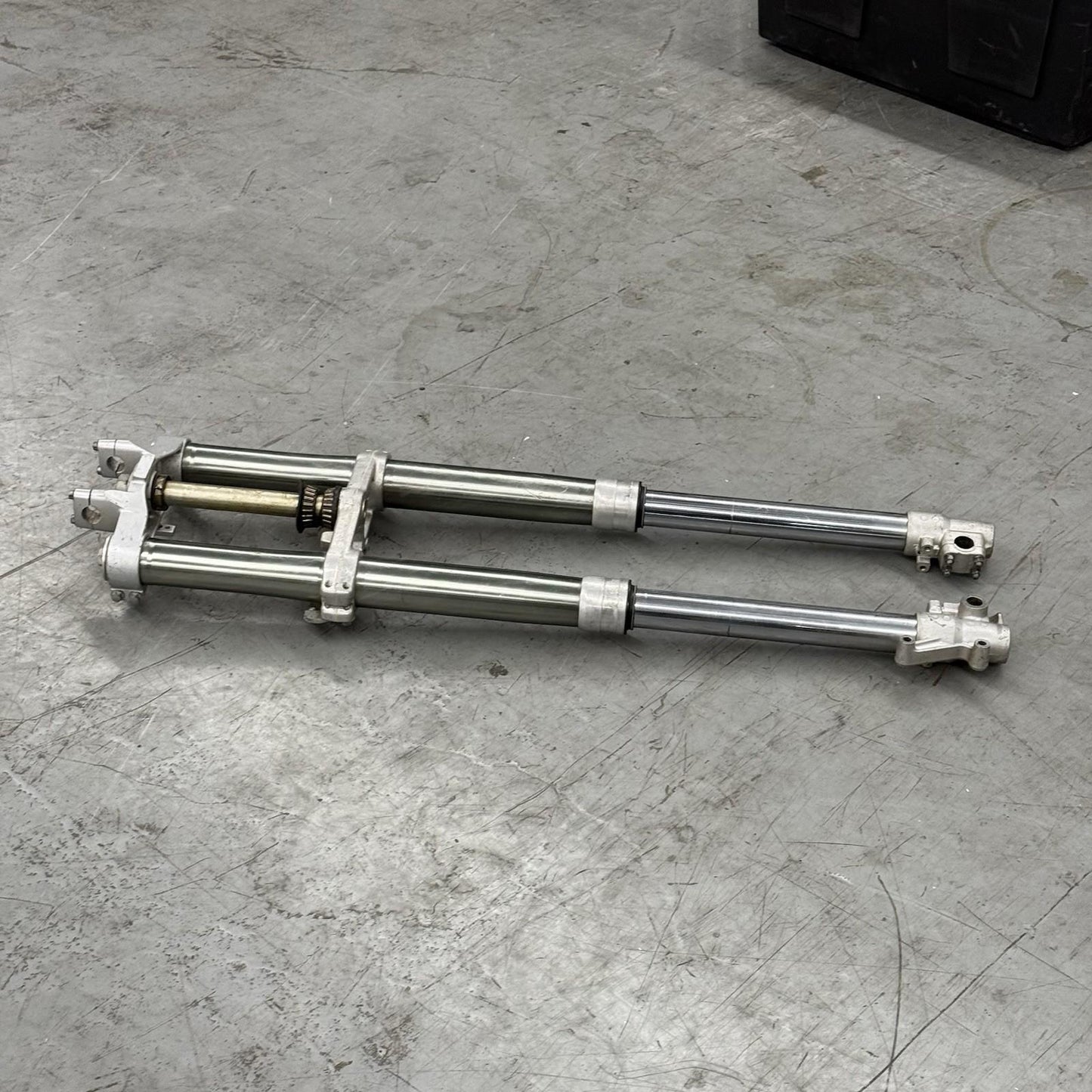 1994 1995 YAMAHA YZ250 FORKS FRONT SUSPENSION TRIPLE TREE STRAIGHT STOCK