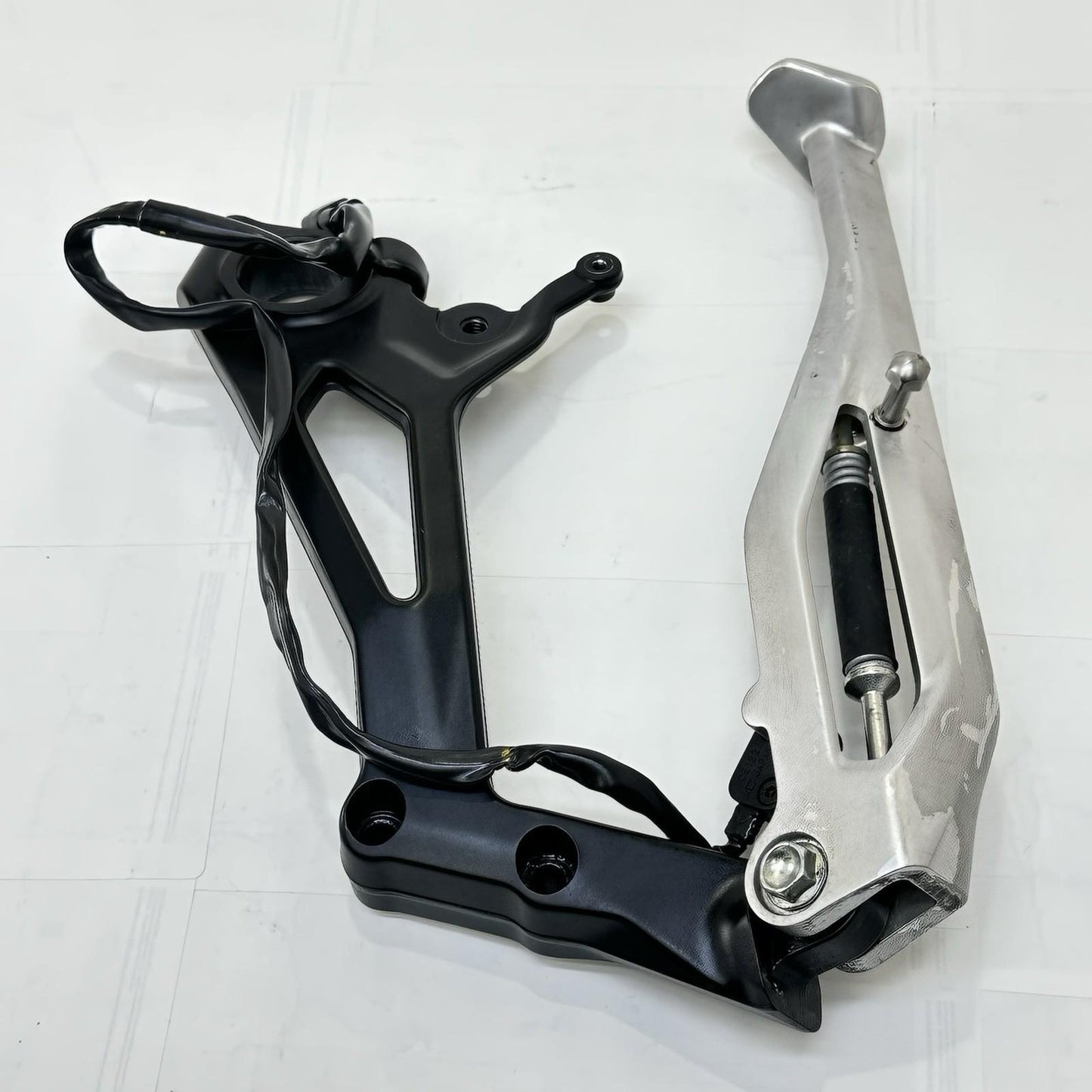 2018 - 2024 DUCATI PANIGALE V4S KICKSTAND SIDE LEG PROP BRACKET MOUNT SENSOR SET