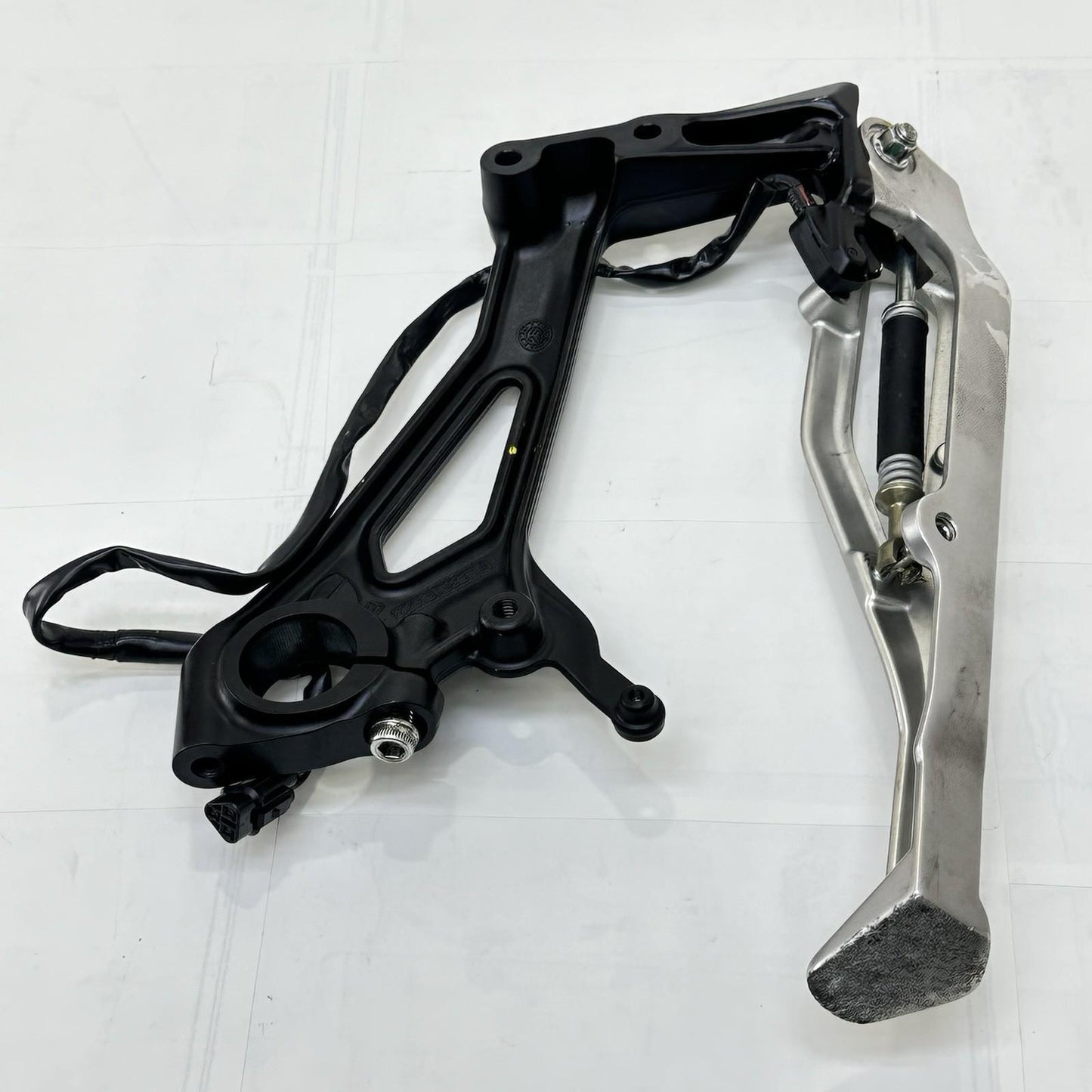 2018 - 2024 DUCATI PANIGALE V4S KICKSTAND SIDE LEG PROP BRACKET MOUNT SENSOR SET