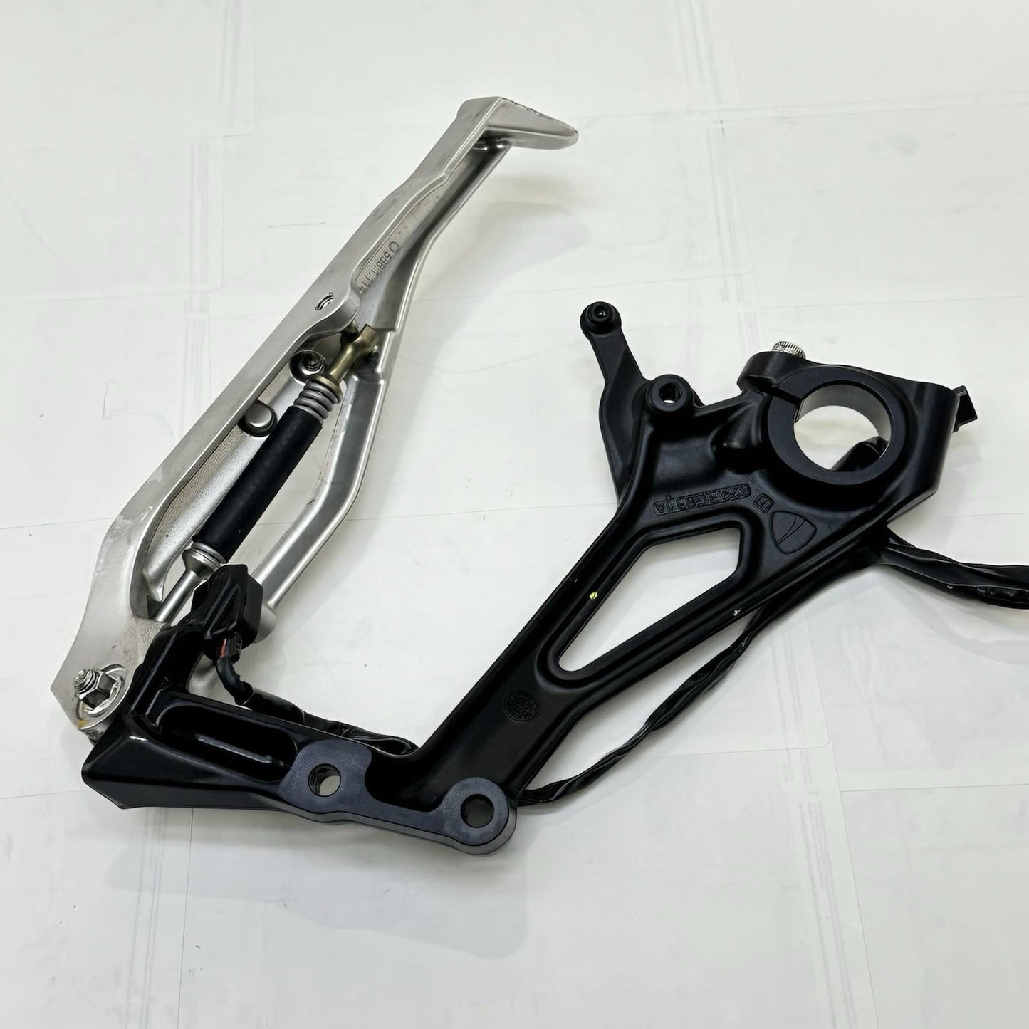 2018 - 2024 DUCATI PANIGALE V4S KICKSTAND SIDE LEG PROP BRACKET MOUNT SENSOR SET