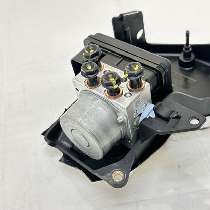 2018 - 2024 DUCATI PANIGALE V4S ABS PUMP BRAKE SYSTEM UNIT BRACKET MOUNT BOLTS