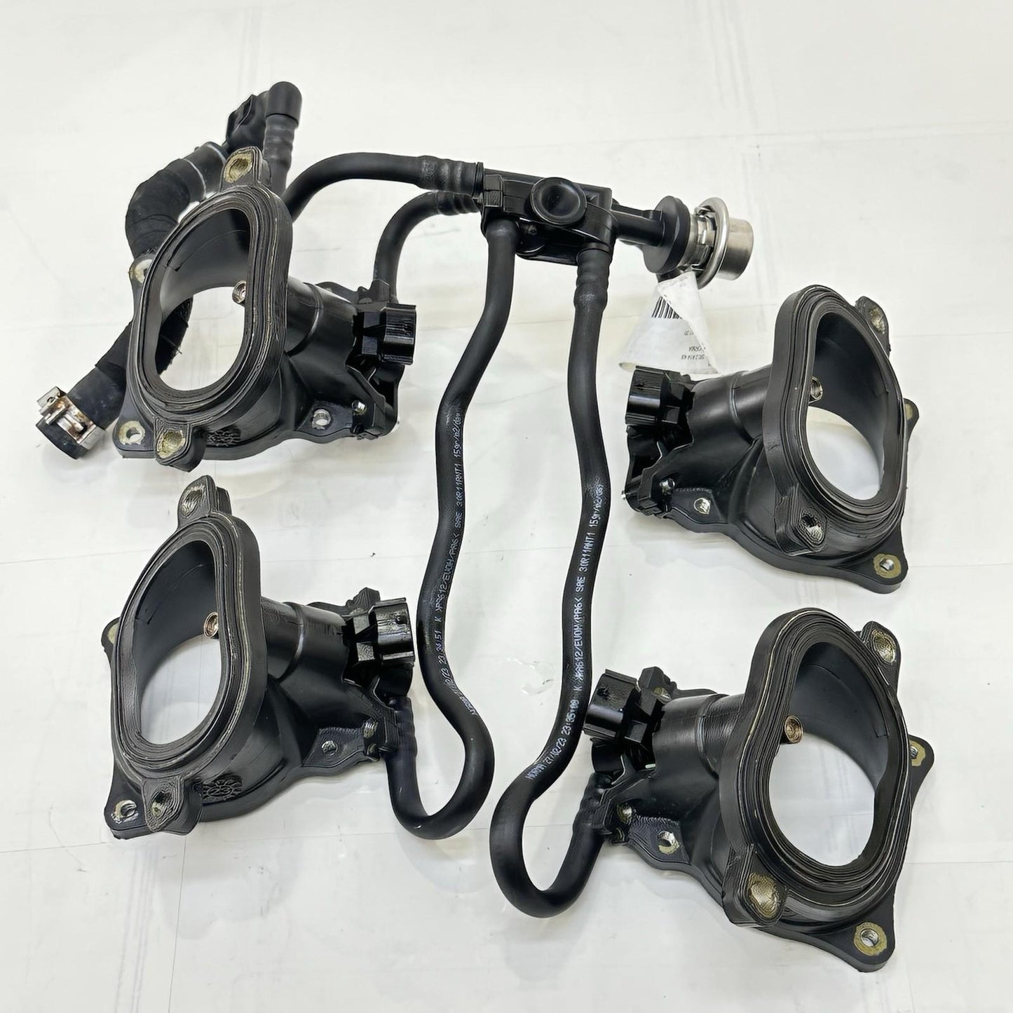 2018 - 2024 DUCATI PANIGALE V4S FUEL INJECTORS HOSES LINES VELOCITY STACKS STOCK