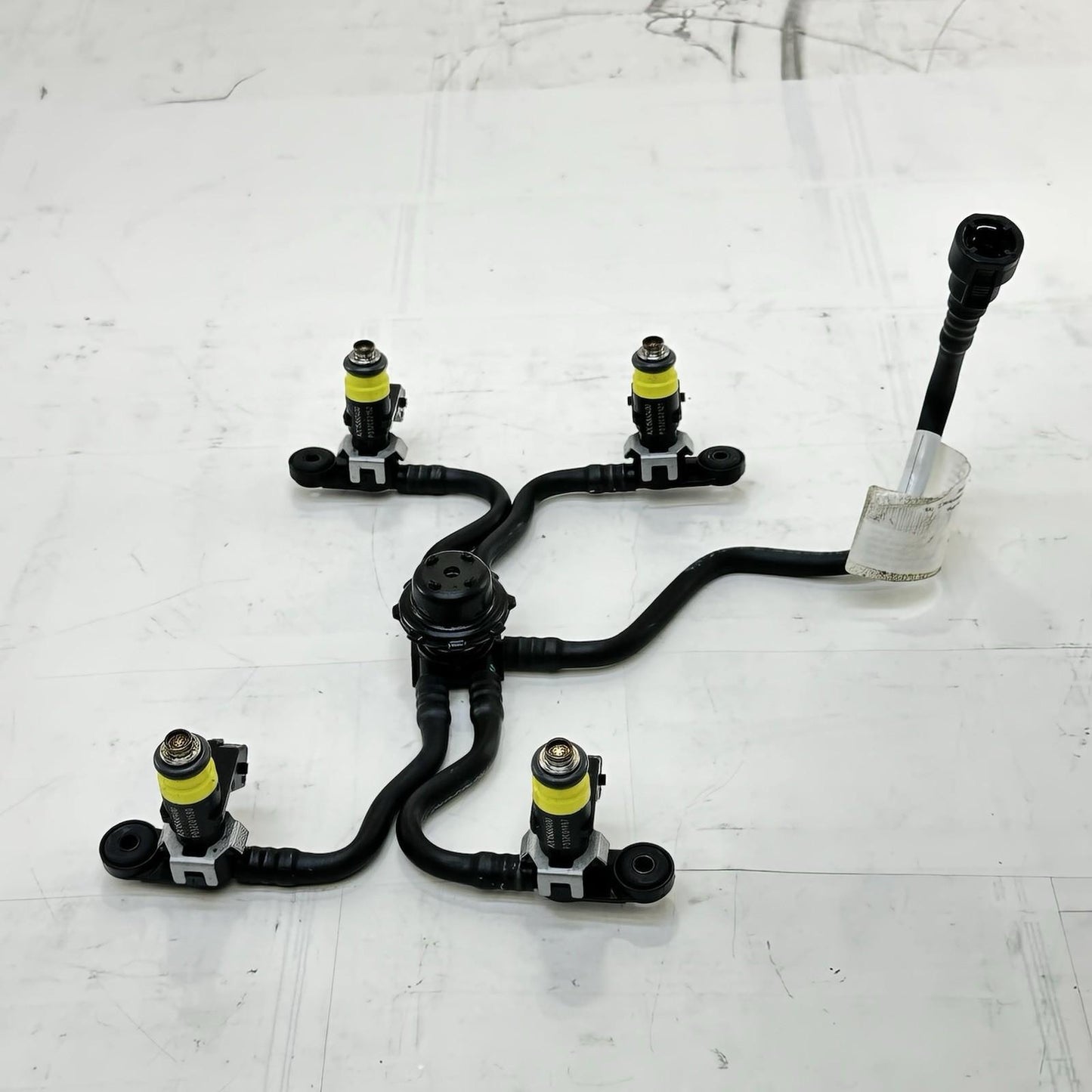 2018 - 2024 DUCATI PANIGALE V4S FUEL INJECTORS GAS PETROL LINES HOSES PIPES