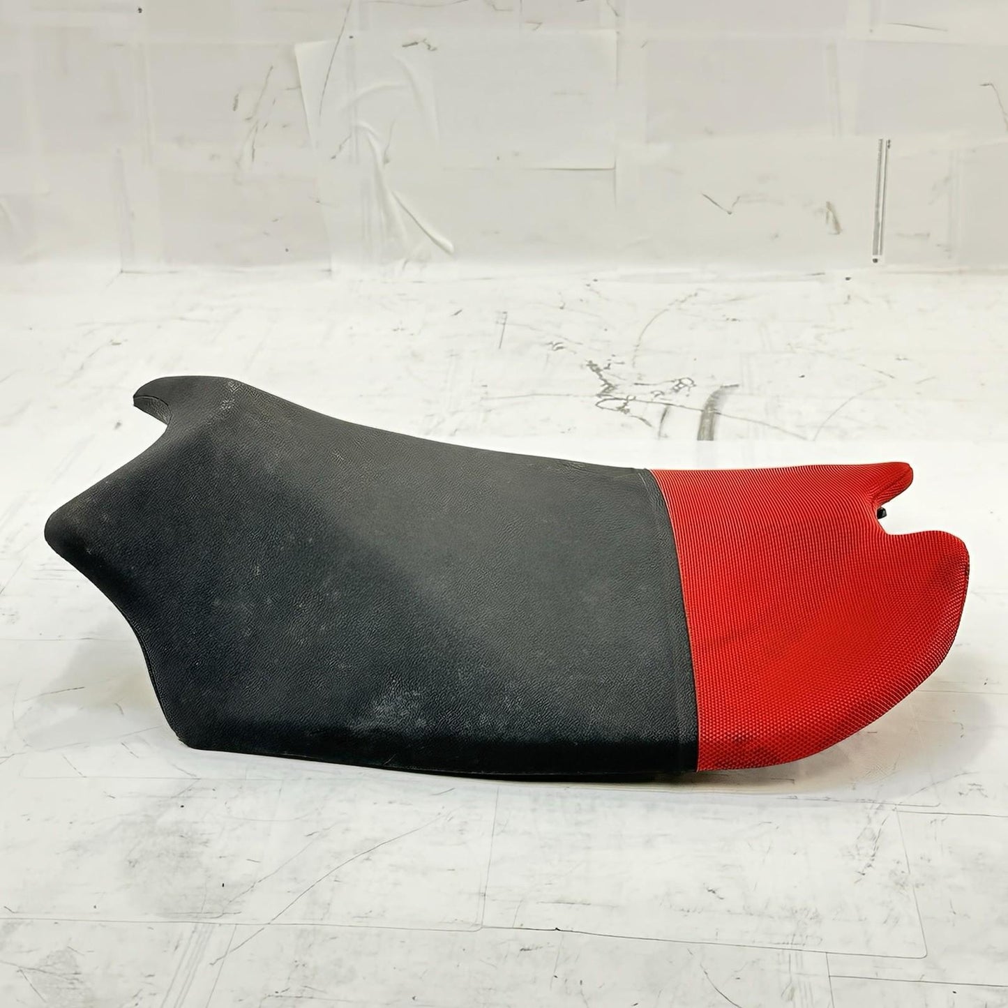 2018 - 2024 DUCATI PANIGALE V4S DRIVER SEAT FRONT SADDLE RED BLACK STOCK