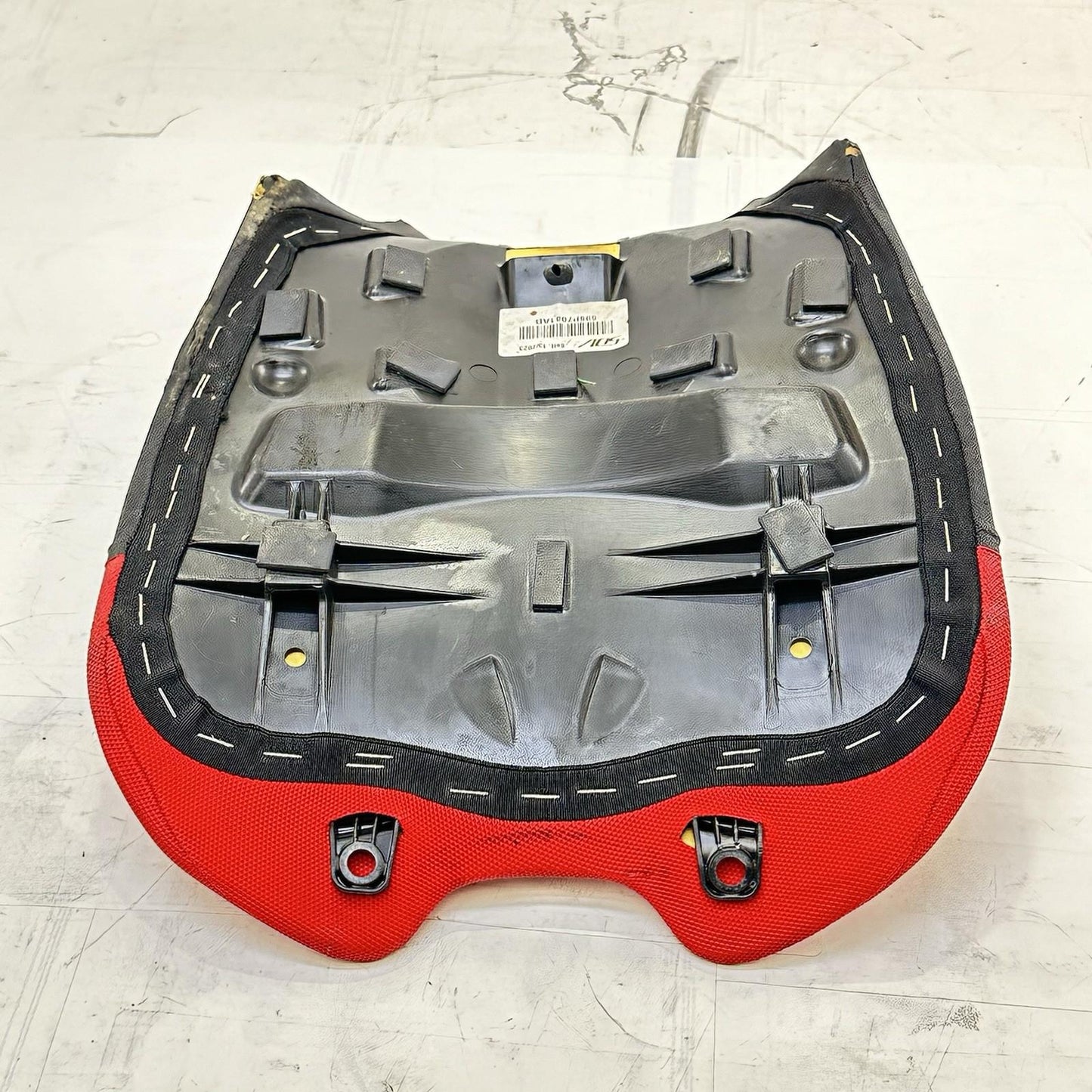 2018 - 2024 DUCATI PANIGALE V4S DRIVER SEAT FRONT SADDLE RED BLACK STOCK