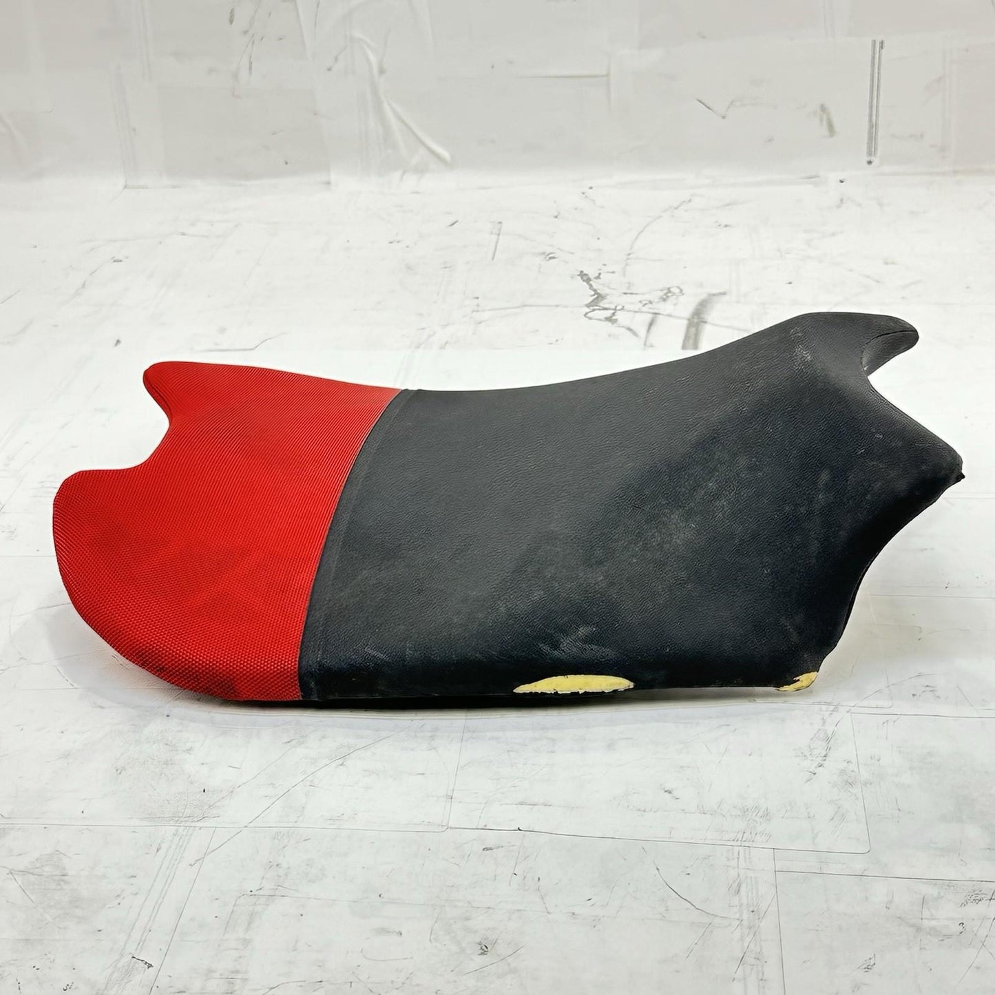 2018 - 2024 DUCATI PANIGALE V4S DRIVER SEAT FRONT SADDLE RED BLACK STOCK
