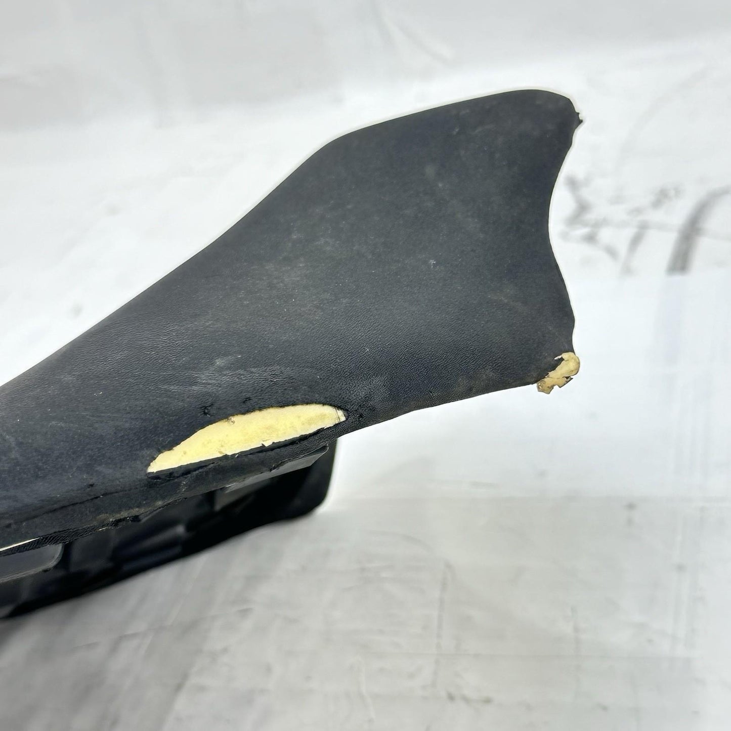 2018 - 2024 DUCATI PANIGALE V4S DRIVER SEAT FRONT SADDLE RED BLACK STOCK