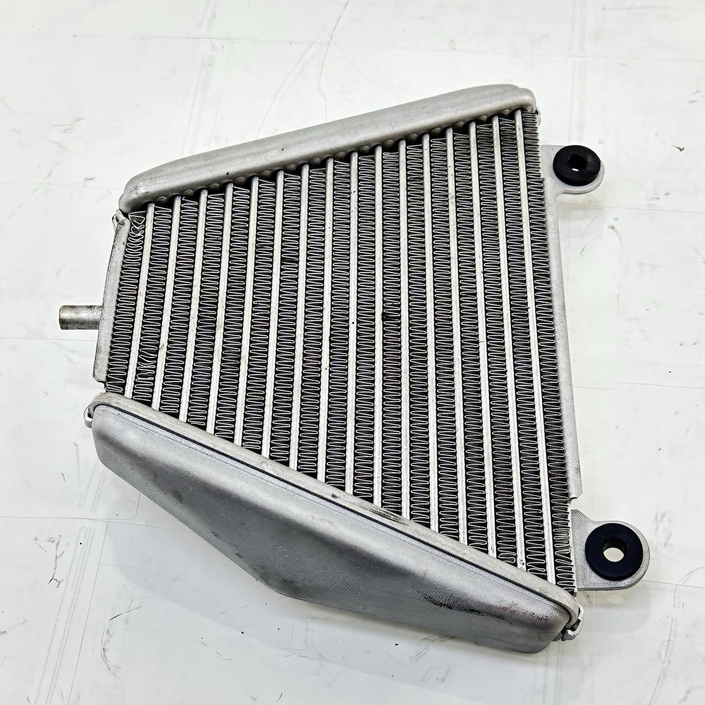 2018 - 2024 DUCATI PANIGALE V4S OIL COOLER LOWER RADIATOR ENGINE *FLAT FINS*