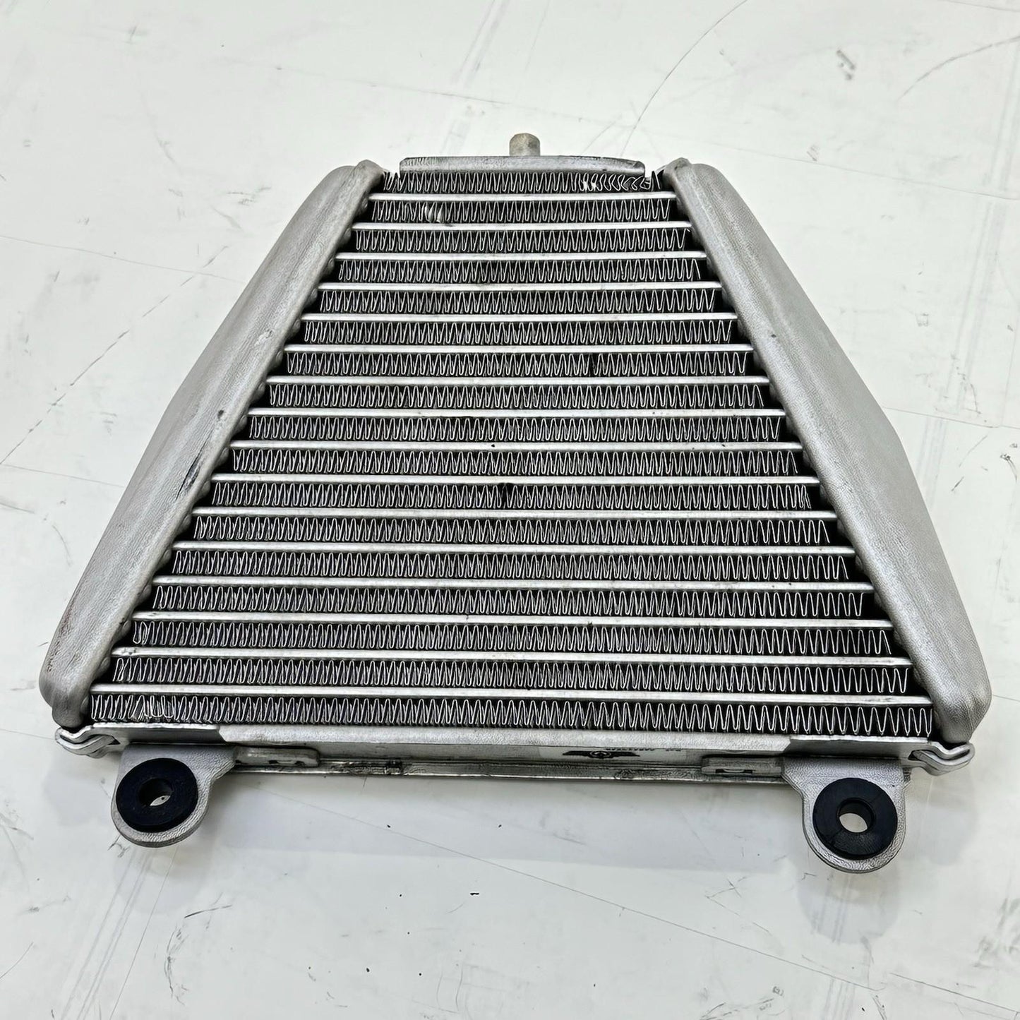 2018 - 2024 DUCATI PANIGALE V4S OIL COOLER LOWER RADIATOR ENGINE *FLAT FINS*