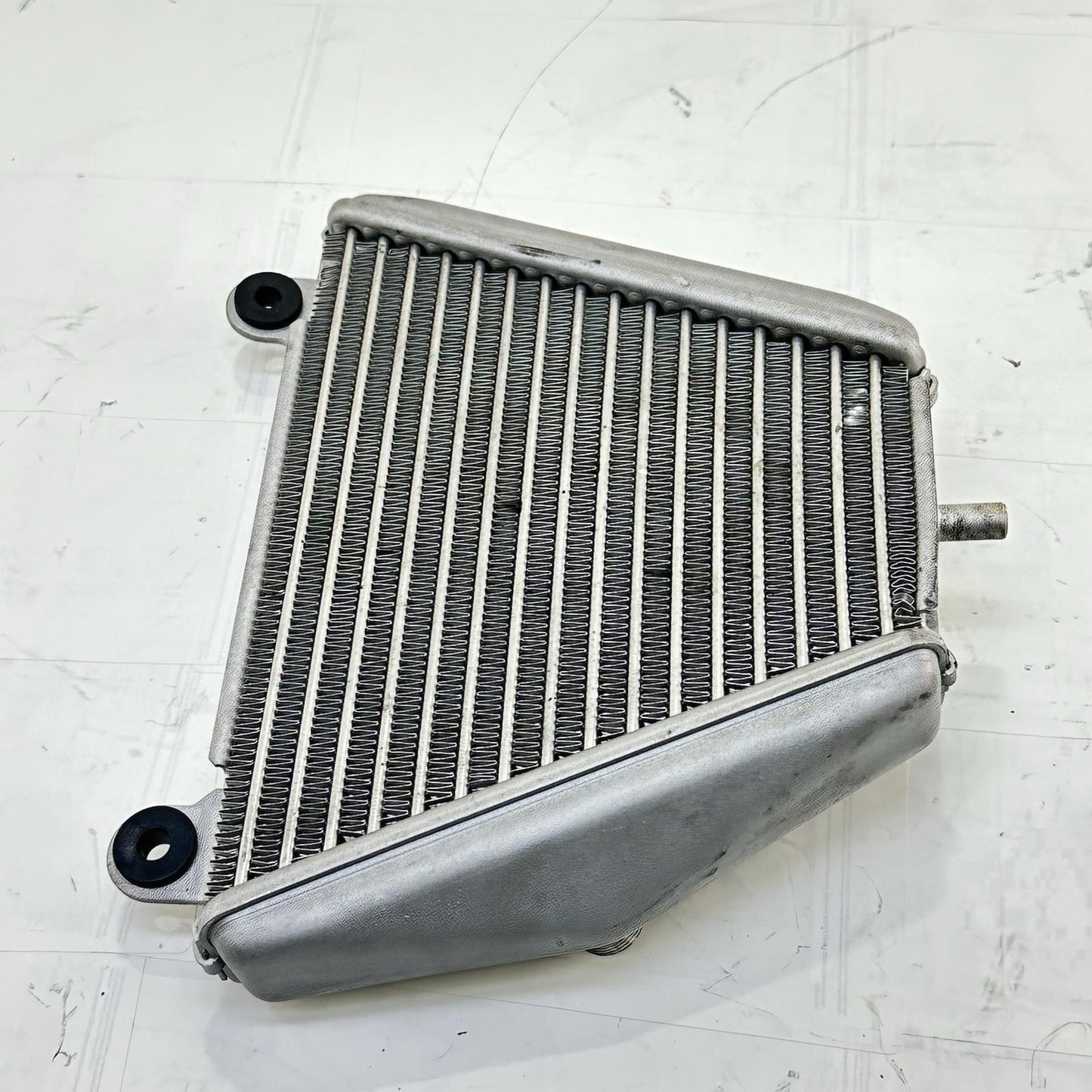 2018 - 2024 DUCATI PANIGALE V4S OIL COOLER LOWER RADIATOR ENGINE *FLAT FINS*