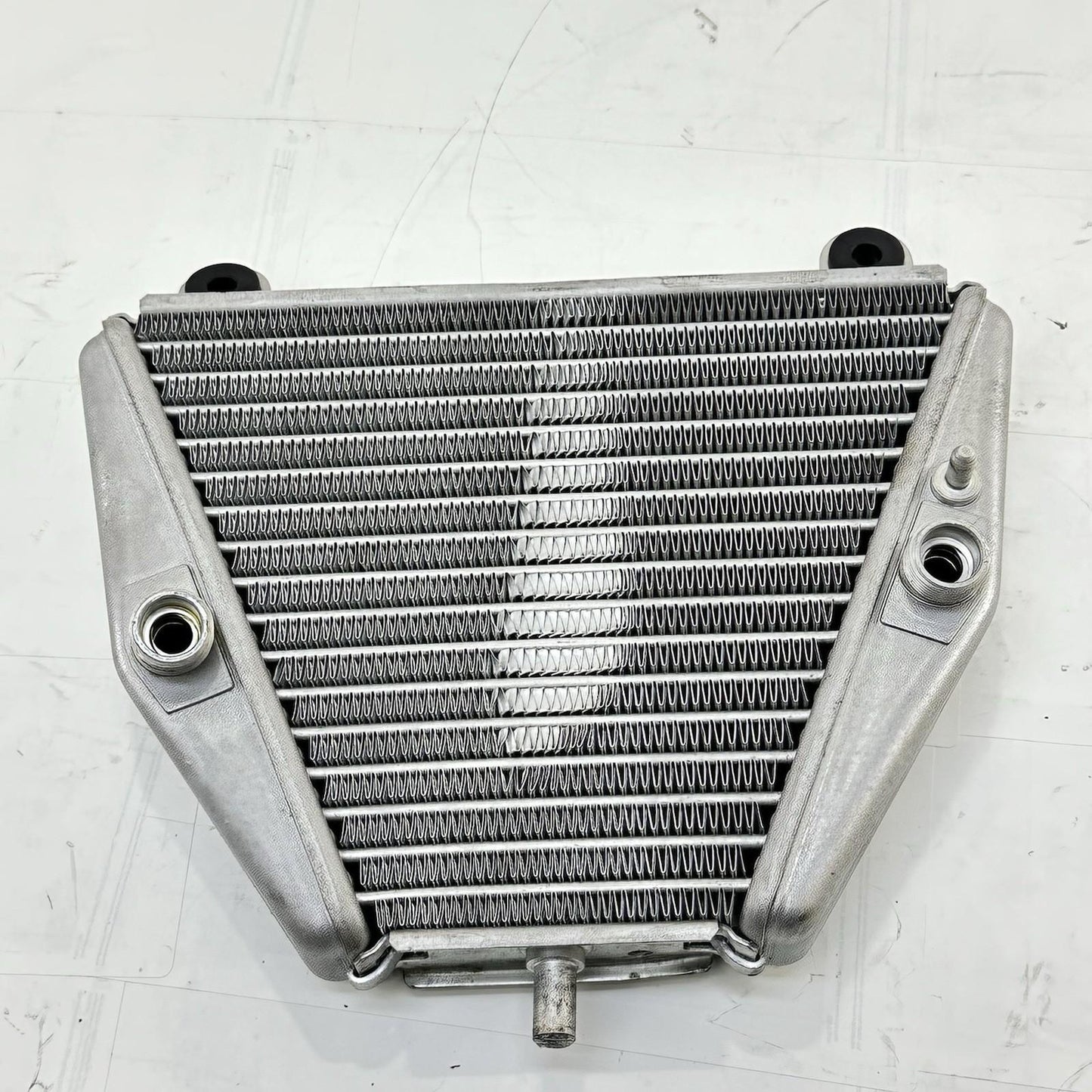 2018 - 2024 DUCATI PANIGALE V4S OIL COOLER LOWER RADIATOR ENGINE *FLAT FINS*