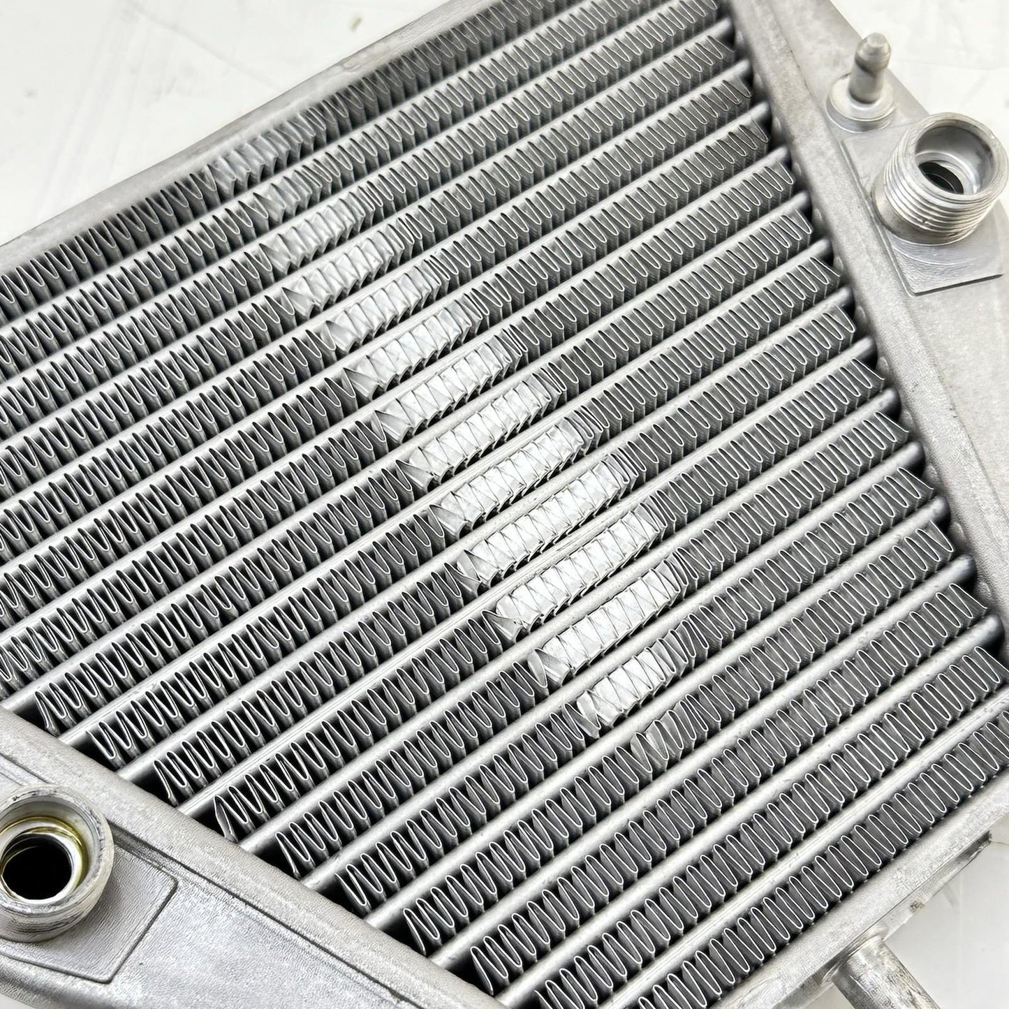 2018 - 2024 DUCATI PANIGALE V4S OIL COOLER LOWER RADIATOR ENGINE *FLAT FINS*