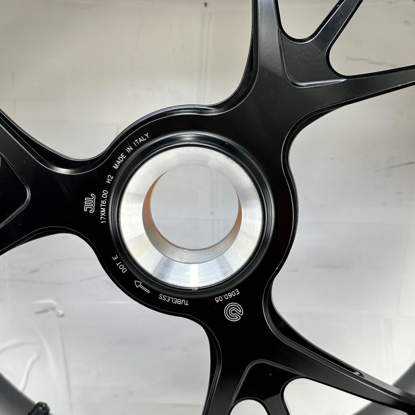 2018 - 2024 DUCATI PANIGALE V4S REAR WHEEL BACK RIM TIRE BLACK MARCHESINI FORGED