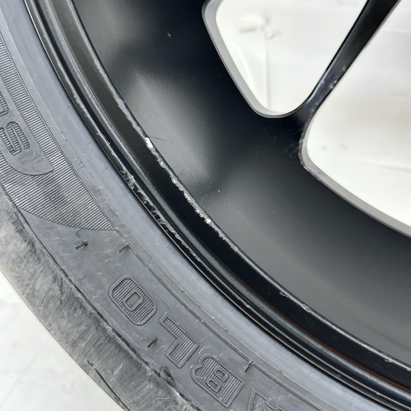 2018 - 2024 DUCATI PANIGALE V4S REAR WHEEL BACK RIM TIRE BLACK MARCHESINI FORGED