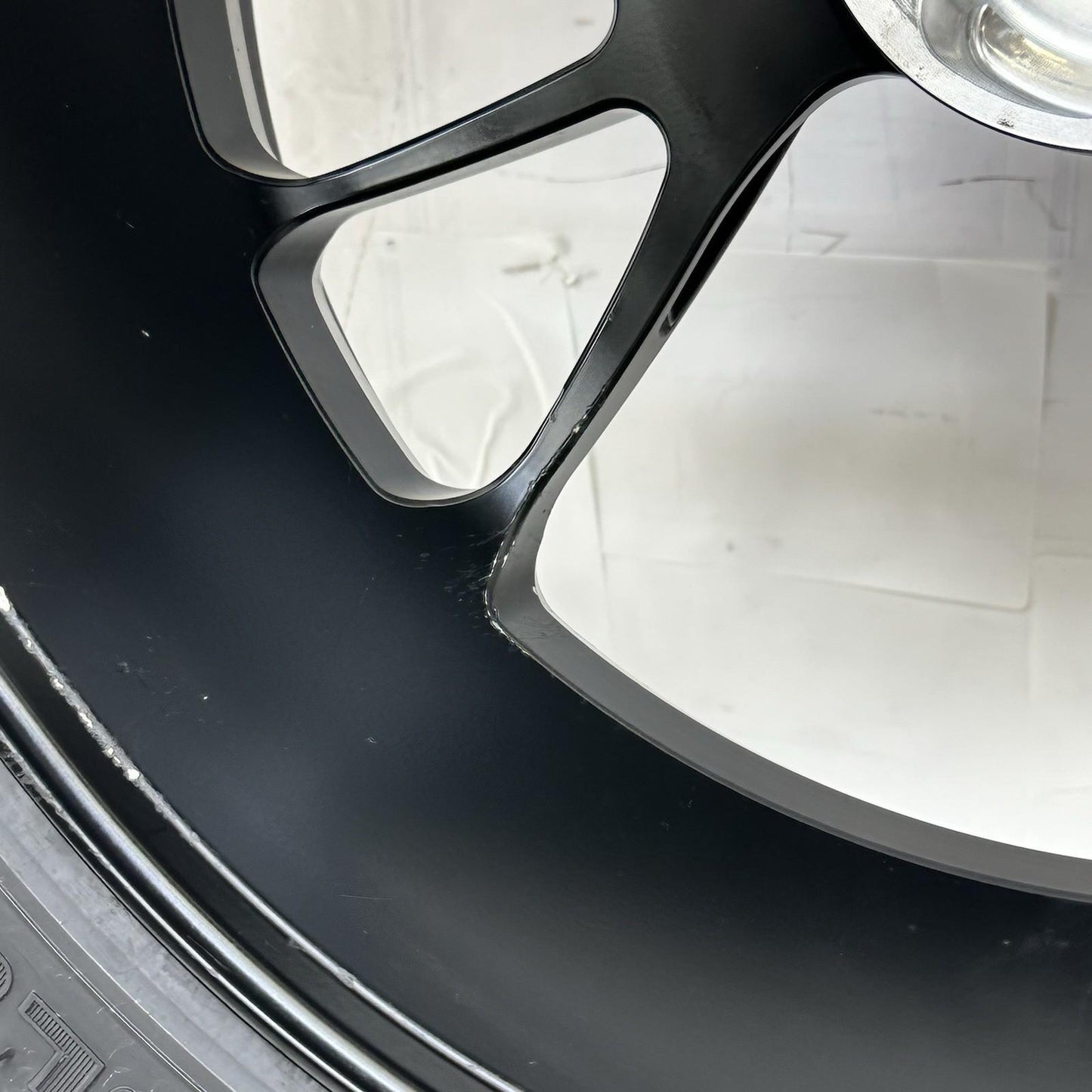 2018 - 2024 DUCATI PANIGALE V4S REAR WHEEL BACK RIM TIRE BLACK MARCHESINI FORGED