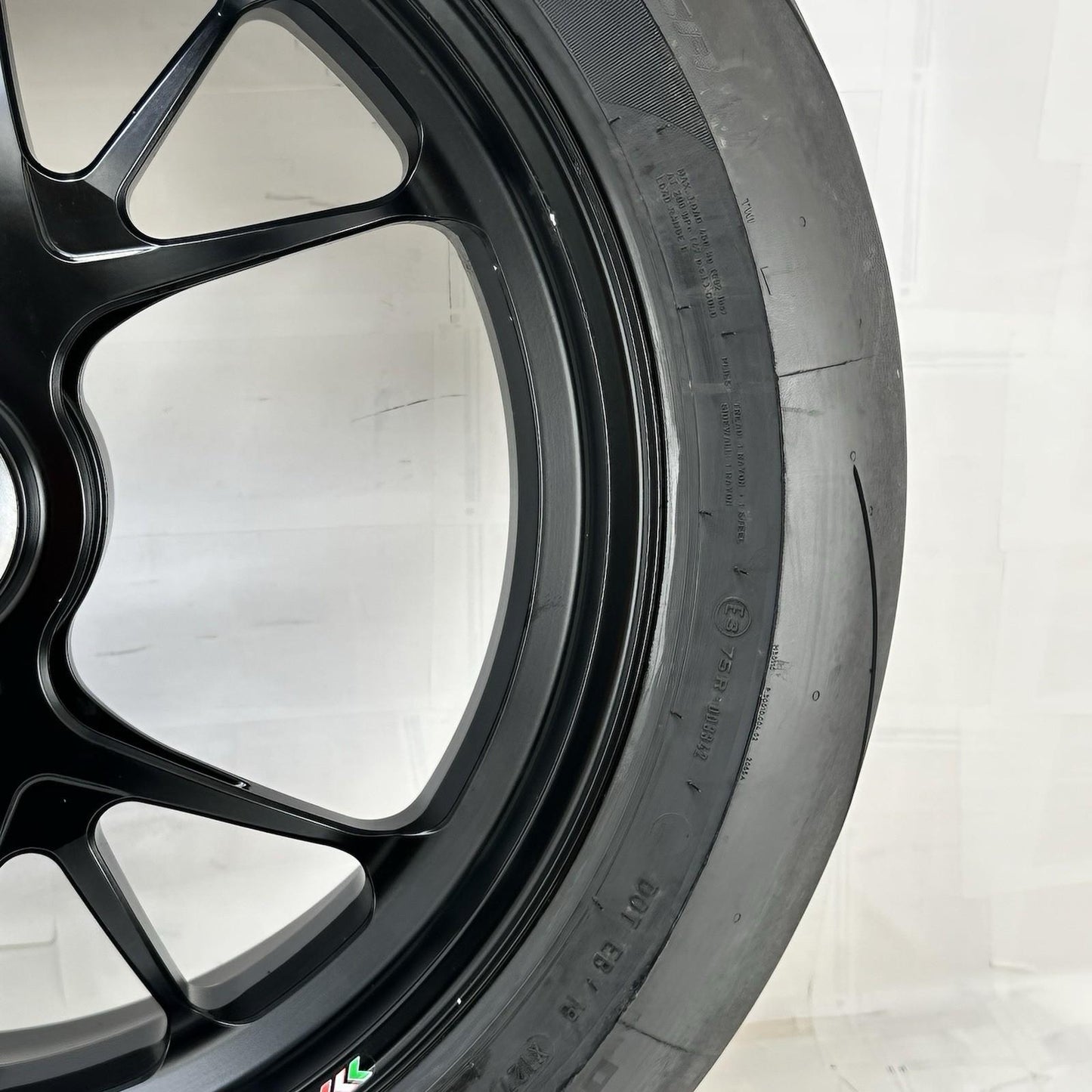 2018 - 2024 DUCATI PANIGALE V4S REAR WHEEL BACK RIM TIRE BLACK MARCHESINI FORGED