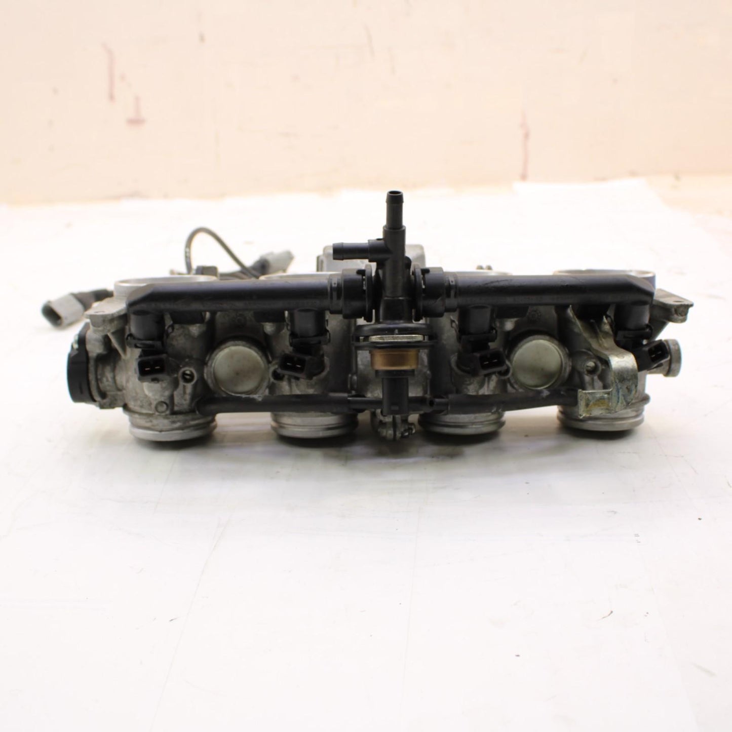 2009 - 2014 BMW S1000RR THROTTLE BODY FUEL INJECTORS CARBS BODIES ELECTRICAL