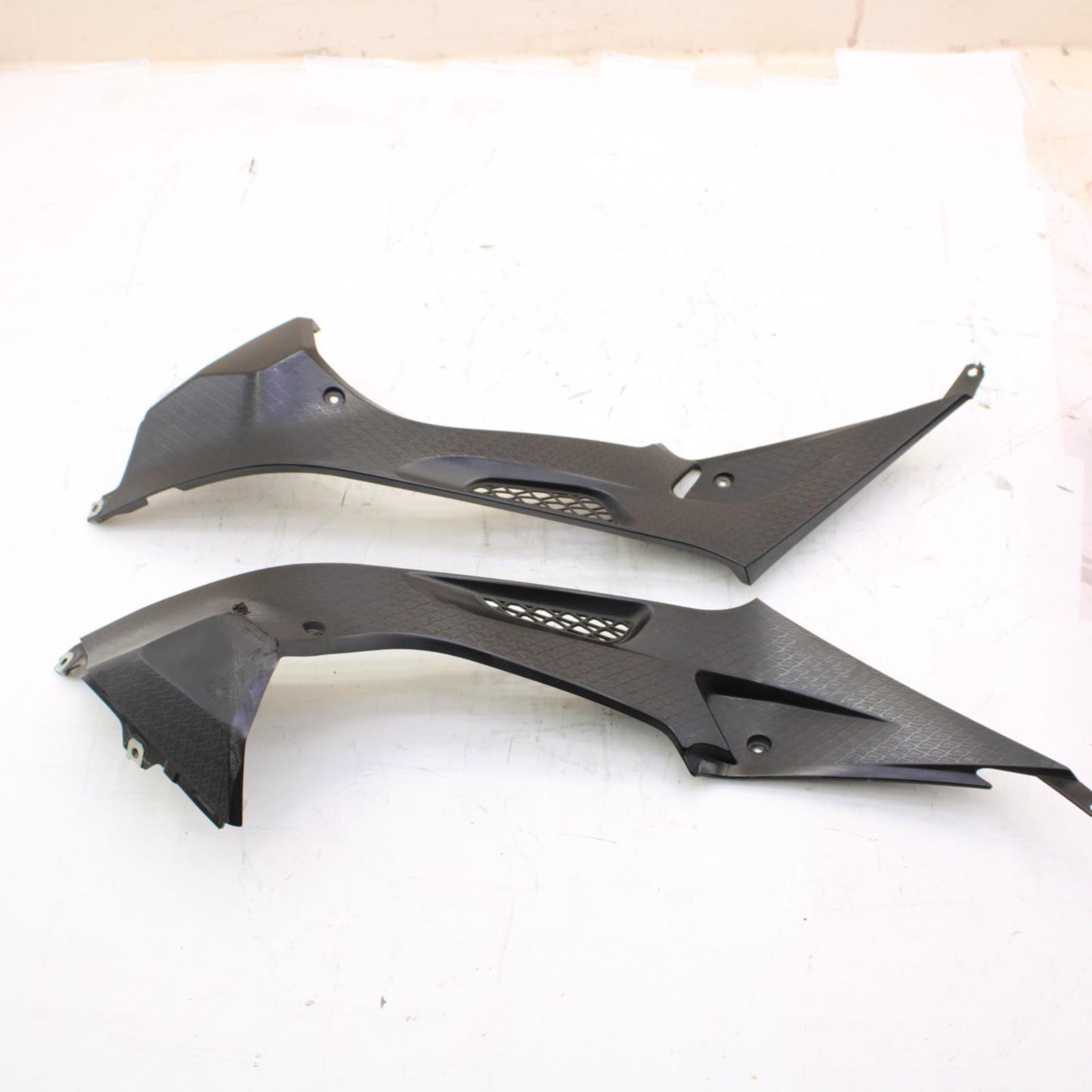 2009 - 2014 BMW S1000RR FUEL TANK COVER GAS INFILL PANEL SET LEFT RIGHT PLASTIC