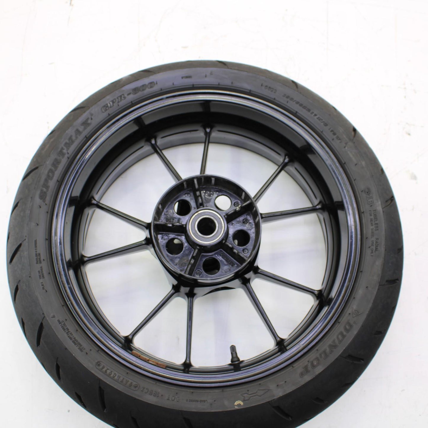 2010 - 2014 BMW S1000RR REAR WHEEL BACK DUNLOP TIRE BLACK STRAIGHT RIM STOCK