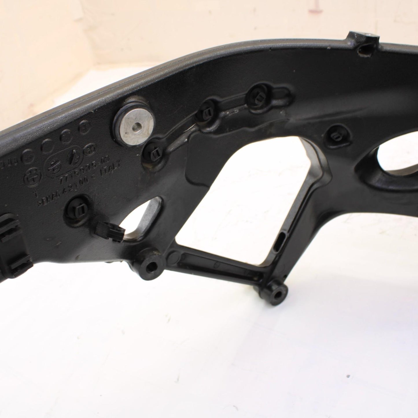 2009 - 2014 BMW S1000RR MAIN FRAME CHASSIS BLACK STRAIGHT STOCK NECK