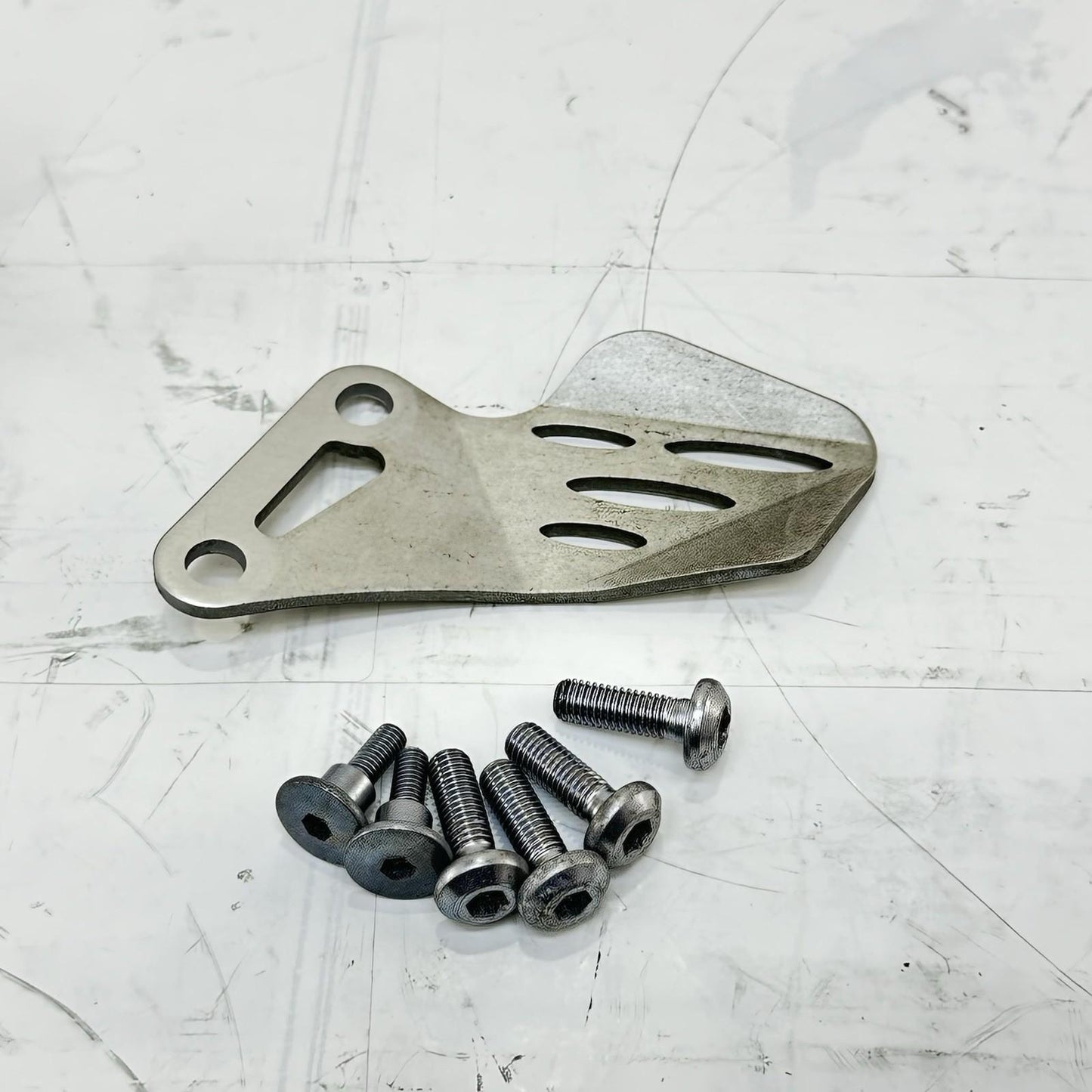 2009 - 2014 YAMAHA YZF R1 REAR SET SIDE FOOT CONTROL REST LEG PEG BRAKE PEDAL