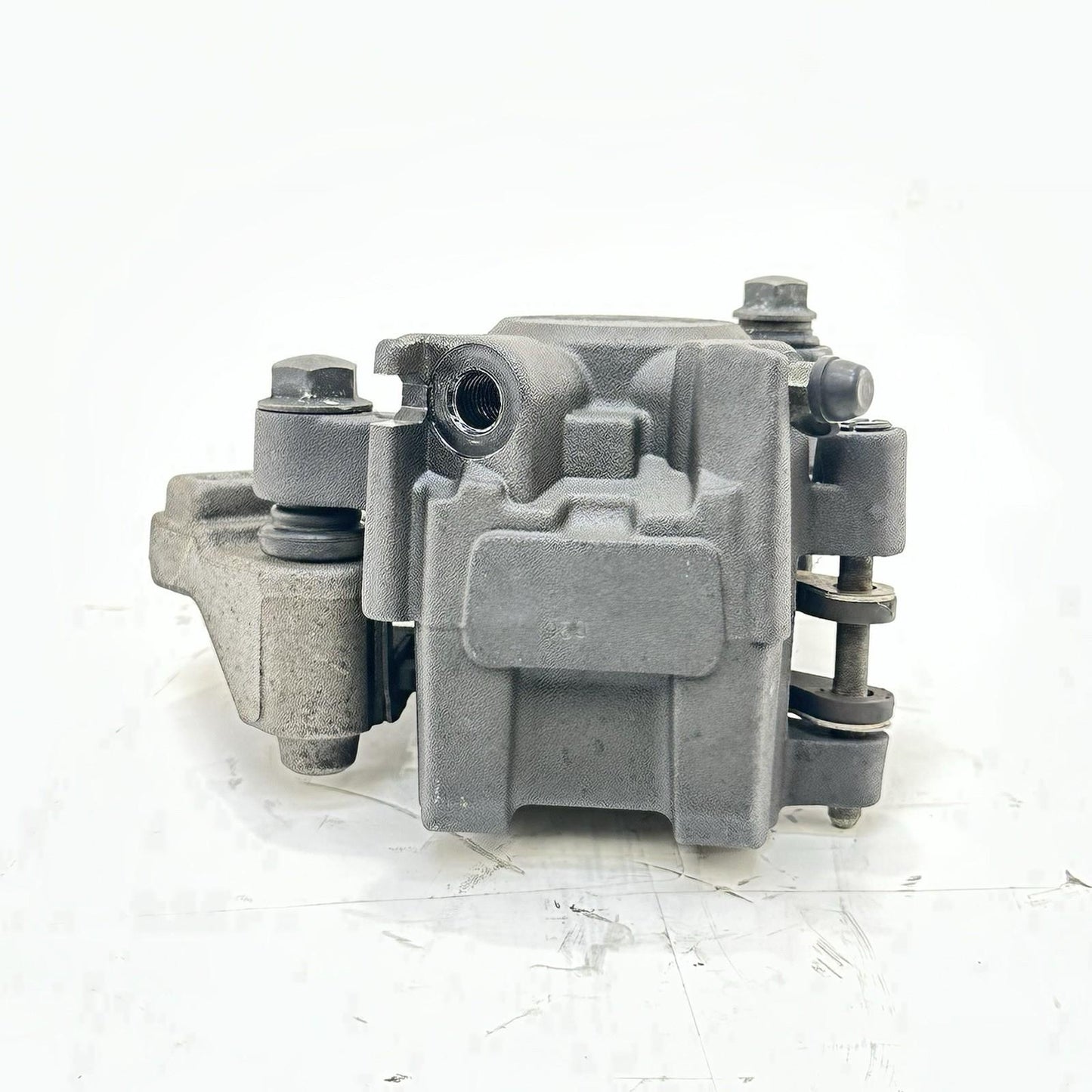 2009 - 2014 YAMAHA YZF R1 REAR BRAKE CALIPER BACK WHEEL BRACKET RIM MOUNT NISSIN