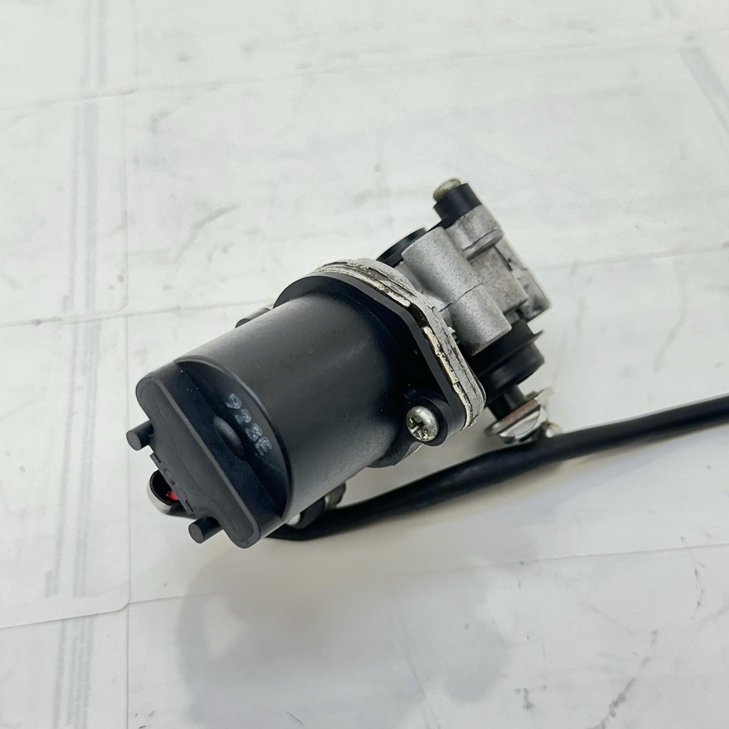 2009 - 2014 YAMAHA YZF R1 AIR BOX SERVO ACTUATOR INTAKE MOTOR BOLTS STOCK