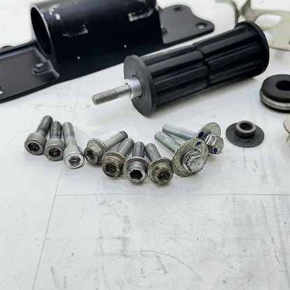 2009 - 2014 YAMAHA YZF R1 FUEL GAS TANK BRACKET MOUNT HARDWARE BOLTS SCREWS SET