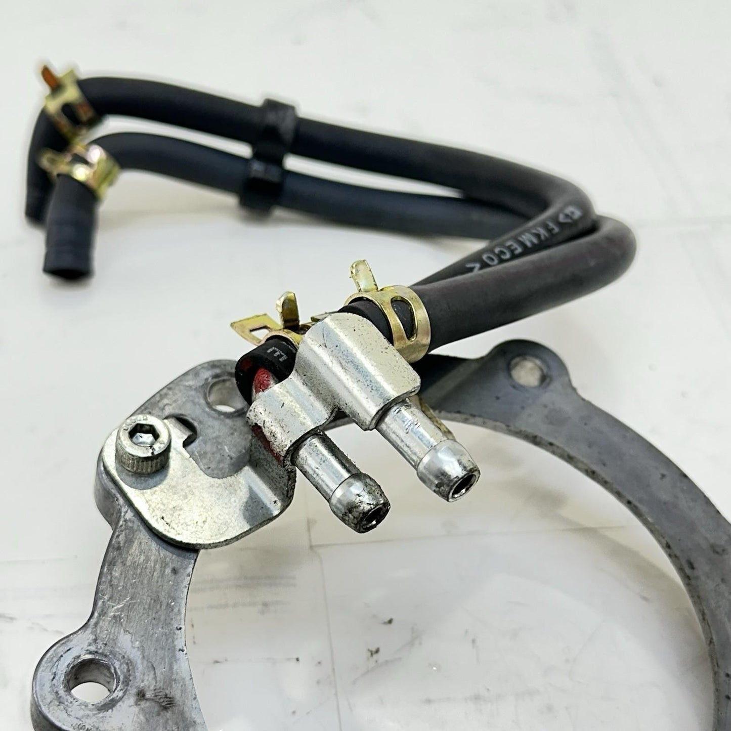 2009 - 2014 YAMAHA YZF R1 FUEL PUMP GAS PETROL SENDING UNIT BOLTS LINES HOSES