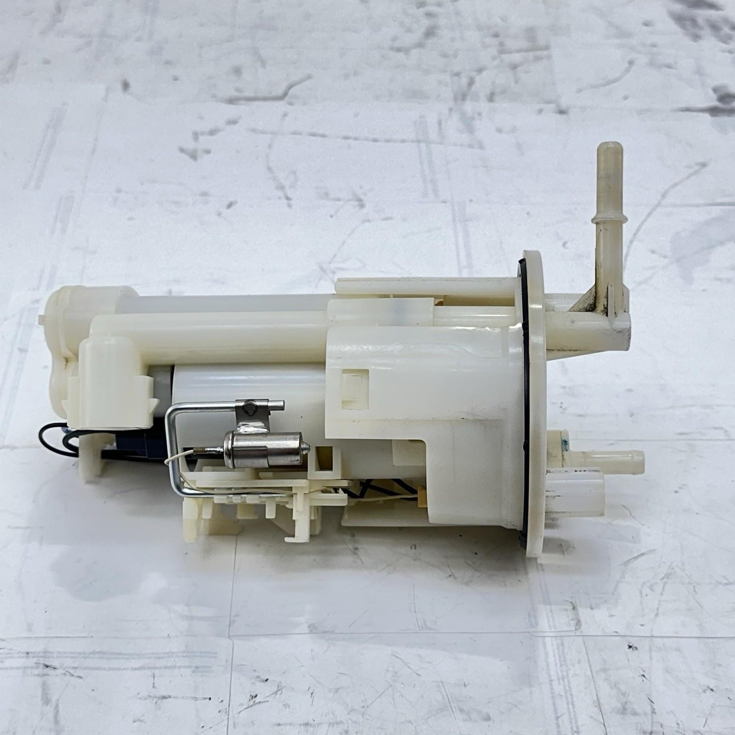 2009 - 2014 YAMAHA YZF R1 FUEL PUMP GAS PETROL SENDING UNIT BOLTS LINES HOSES