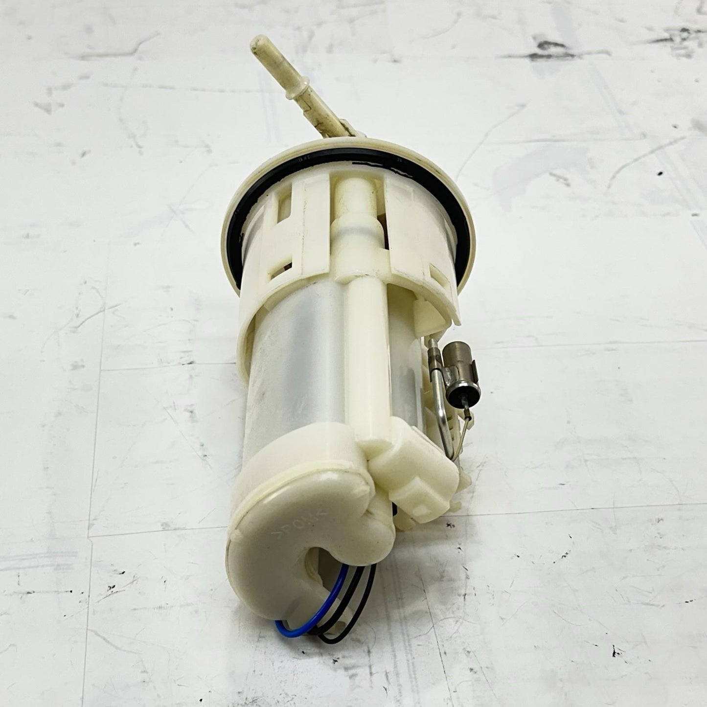 2009 - 2014 YAMAHA YZF R1 FUEL PUMP GAS PETROL SENDING UNIT BOLTS LINES HOSES