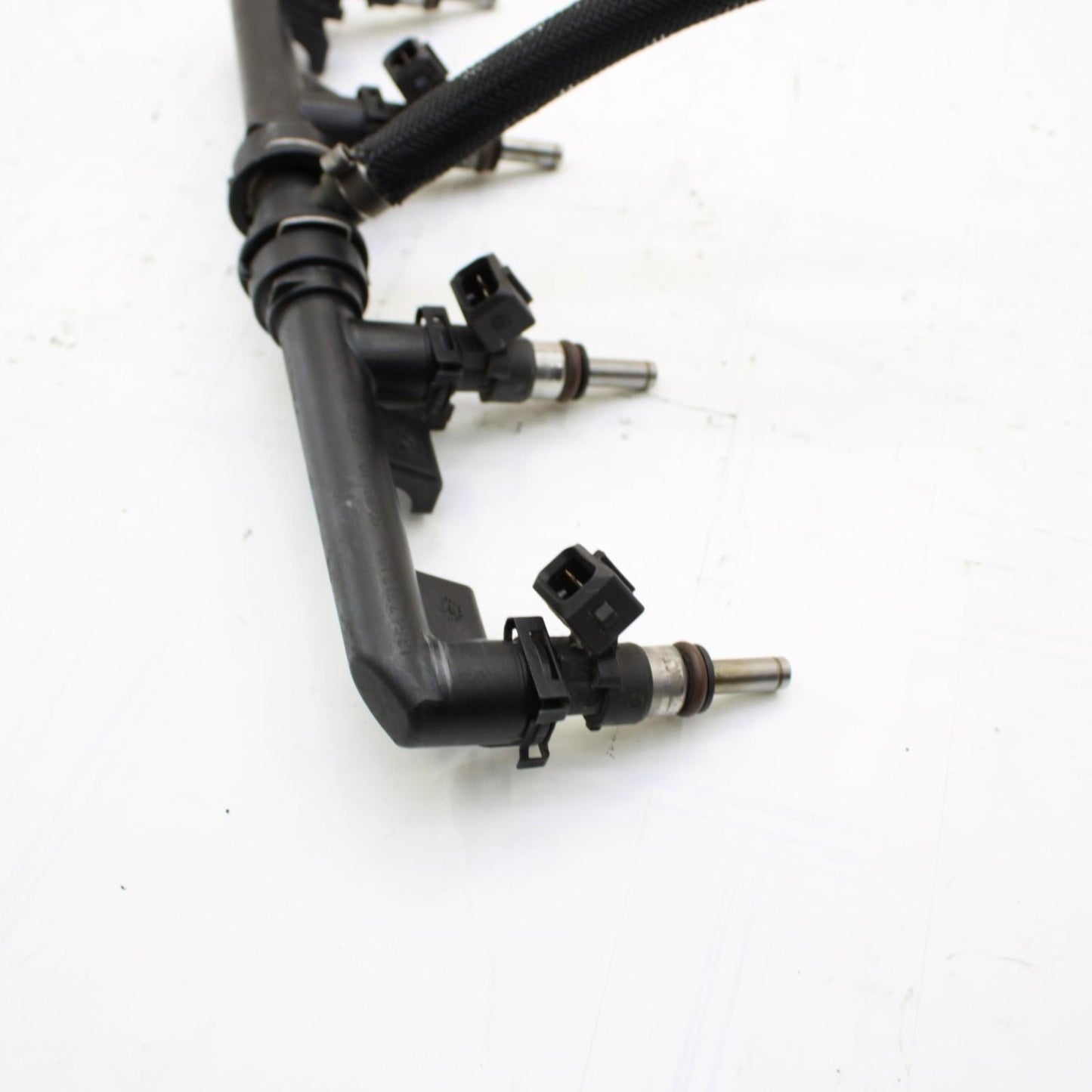 2010 - 2014 BMW S1000RR SECONDARY FUEL INJECTORS TOP AIRBOX GAS RAIL ELECTRICAL