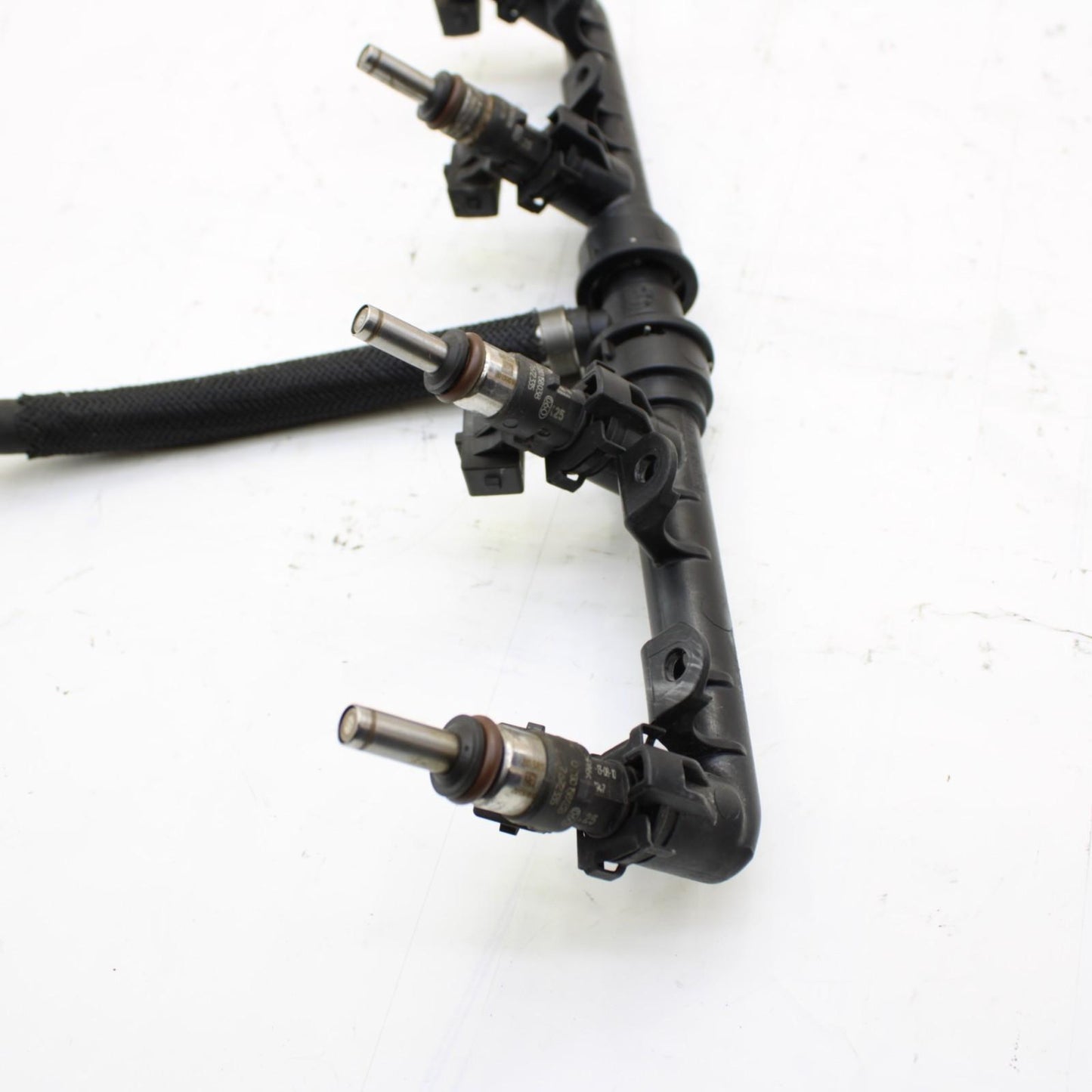 2010 - 2014 BMW S1000RR SECONDARY FUEL INJECTORS TOP AIRBOX GAS RAIL ELECTRICAL