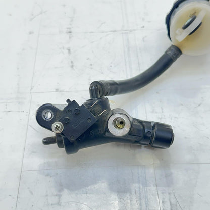 2009 - 2014 YAMAHA YZF R1 FRONT BRAKE MASTER CYLINDER RESERVOIR BREMBO STOCK