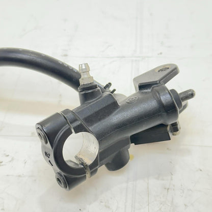 2009 - 2014 YAMAHA YZF R1 FRONT BRAKE MASTER CYLINDER RESERVOIR BREMBO STOCK