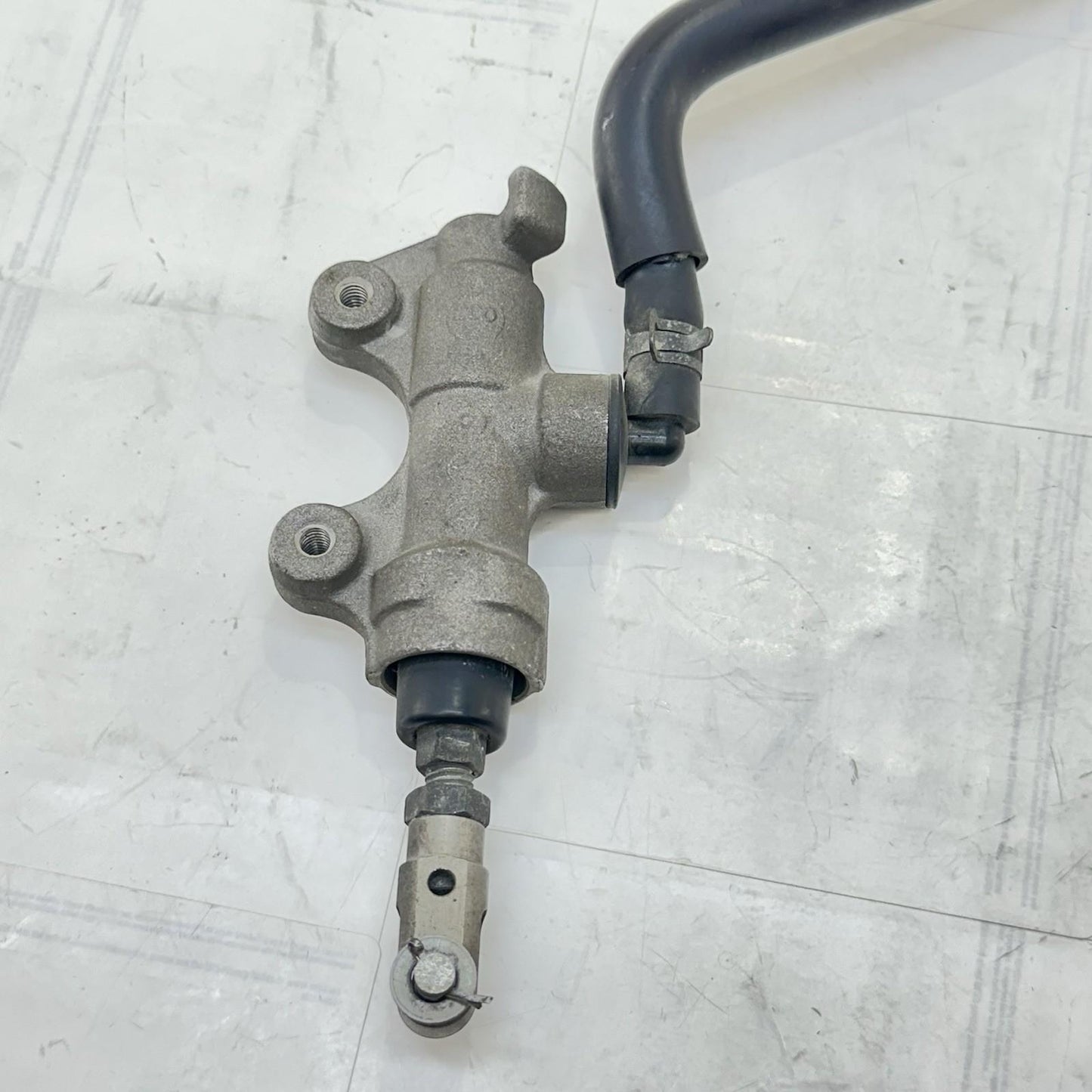 2009 - 2014 YAMAHA YZF R1 REAR BRAKE MASTER CYLINDER RESERVOIR CANISTER NISSIN