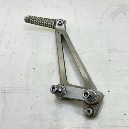 2009 - 2014 YAMAHA YZF R1 PASSENGER PEGS REAR FOOT LEG REST LEFT RIGHT SET STOCK