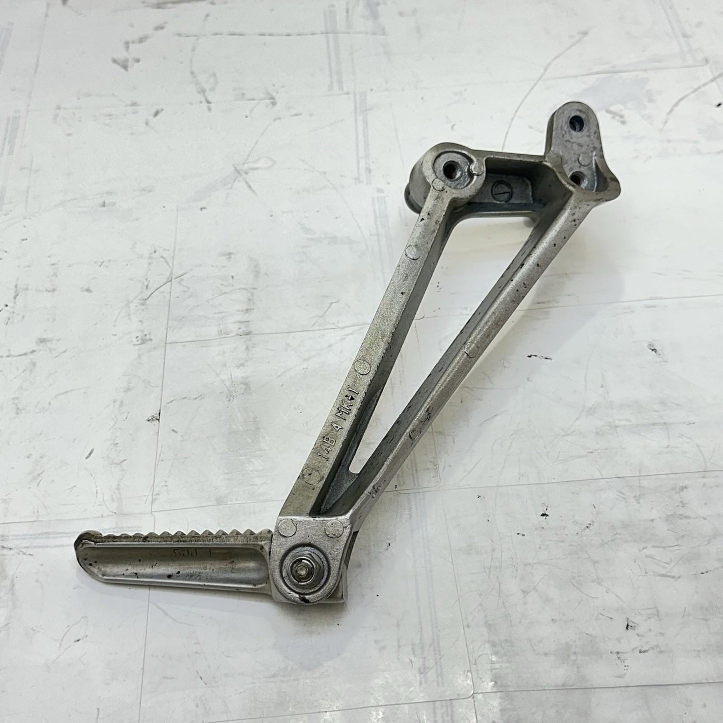 2009 - 2014 YAMAHA YZF R1 PASSENGER PEGS REAR FOOT LEG REST LEFT RIGHT SET STOCK