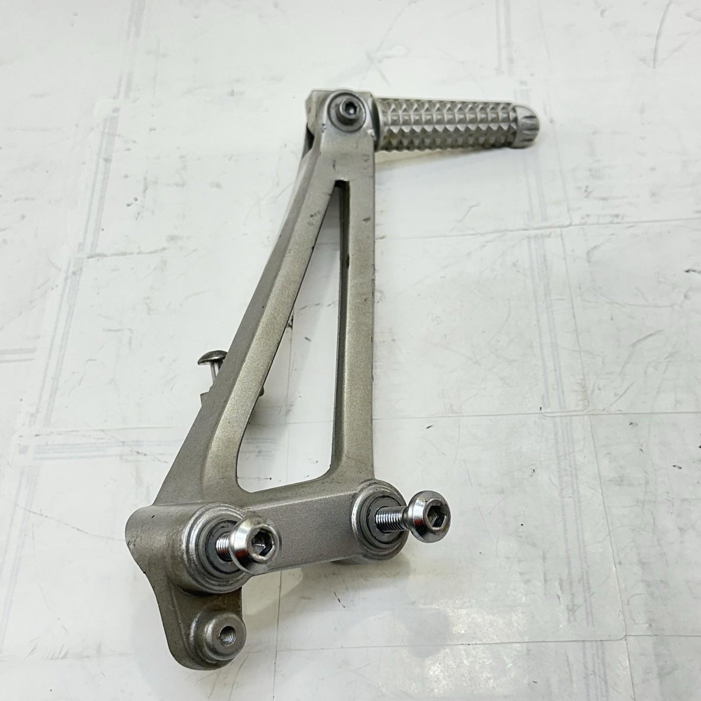 2009 - 2014 YAMAHA YZF R1 PASSENGER PEGS REAR FOOT LEG REST LEFT RIGHT SET STOCK