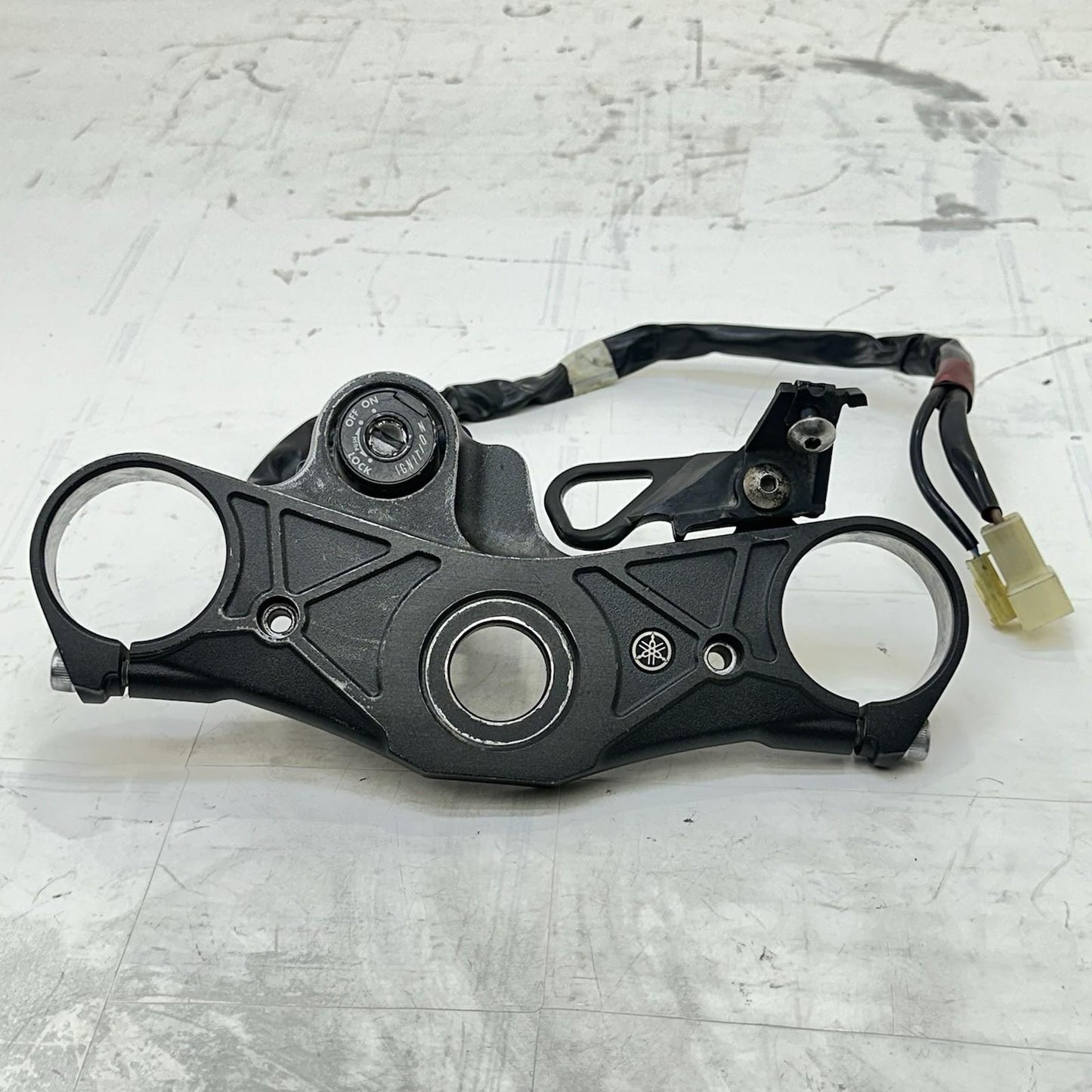 2009 - 2014 YAMAHA YZF R1 IGNITION LOCK SET KEY GAS CAP SEAT LATCH CLAMP BRACKET
